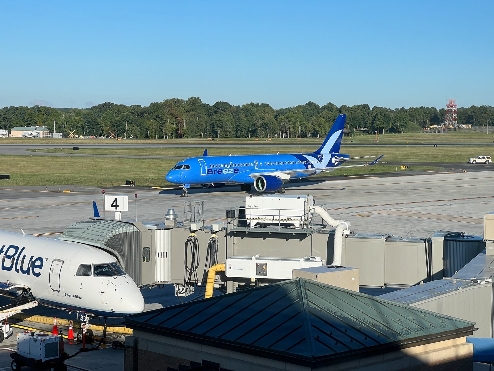 Breeze's inaugural flight from Westchester Country, New York, to Las Vegas on an Airbus A220.