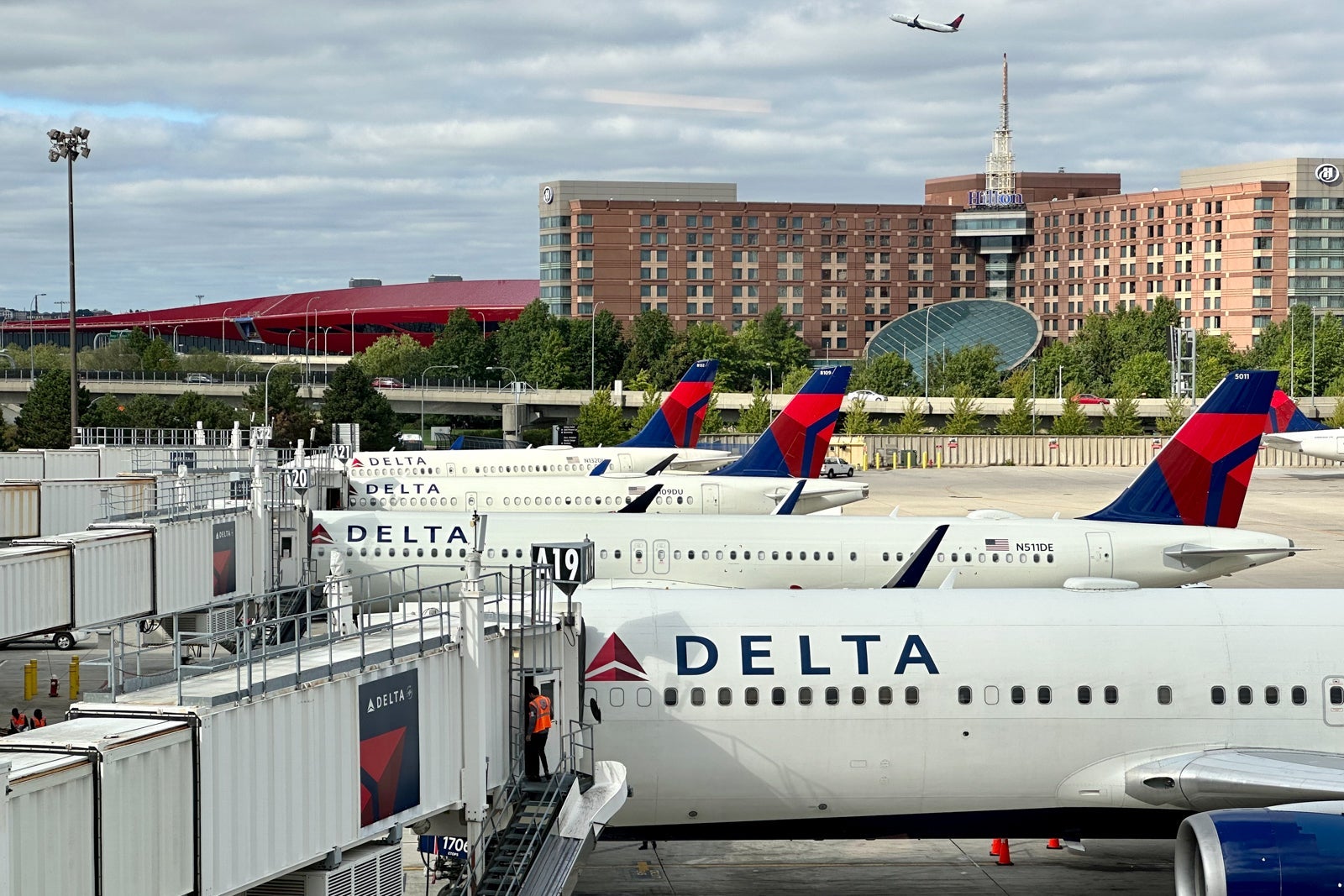 Delta SkyMiles Gold Business Amex Offers Basic Perks