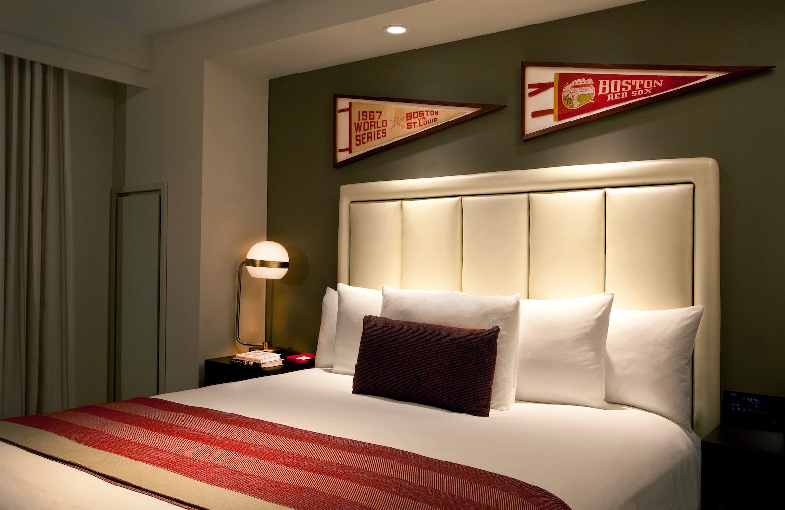 HOTEL COMMONWEALTH