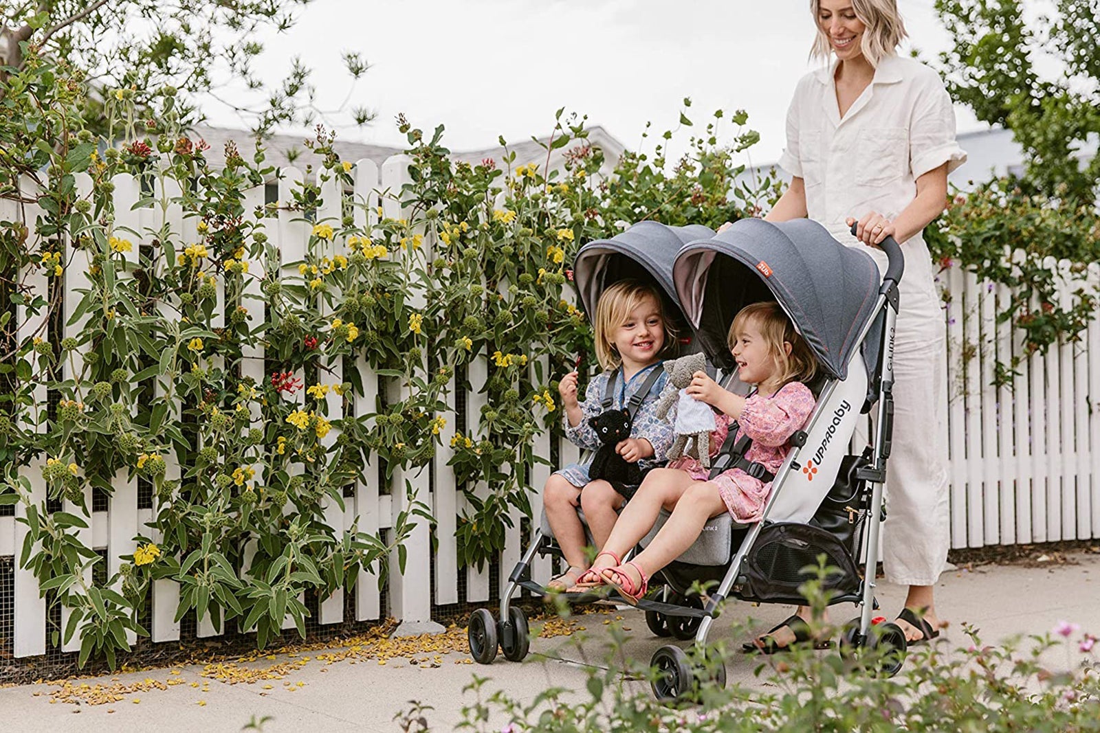 kids in stroller