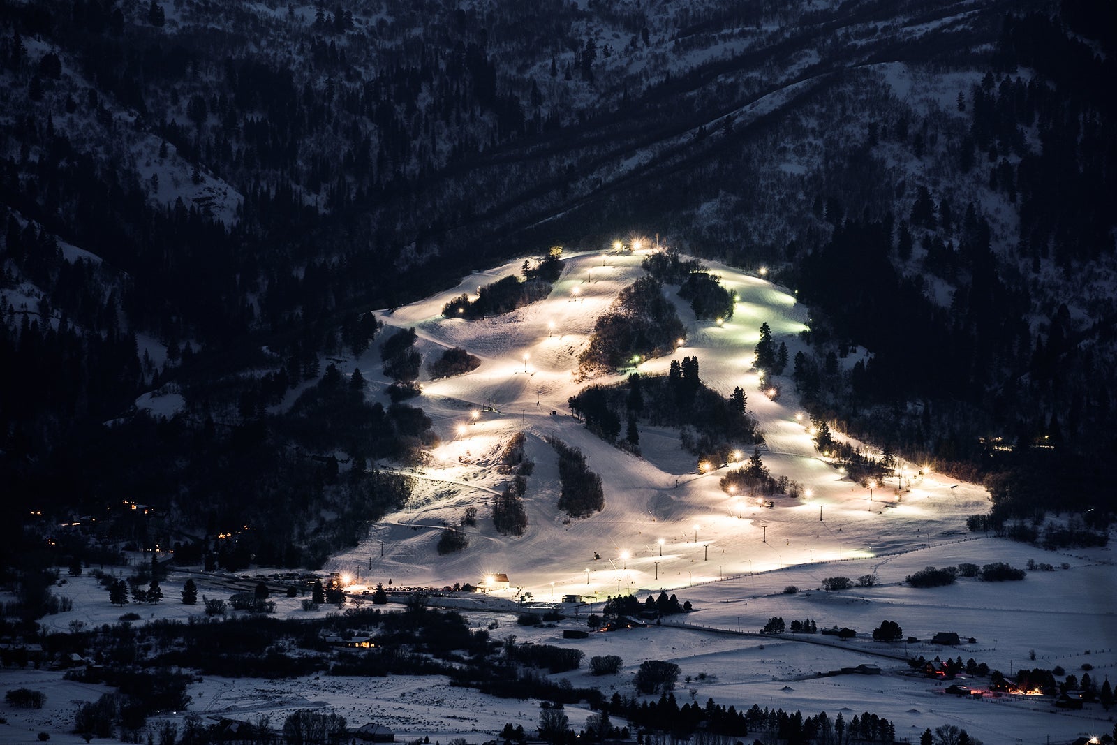 night skiing Nordic Valley