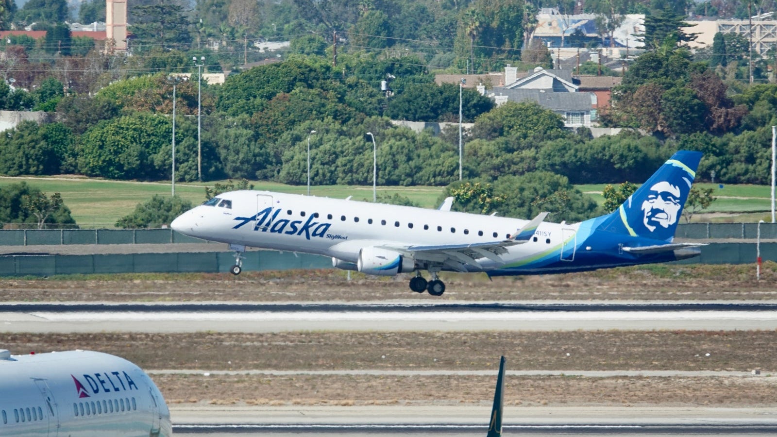 Alaska Embraer E175