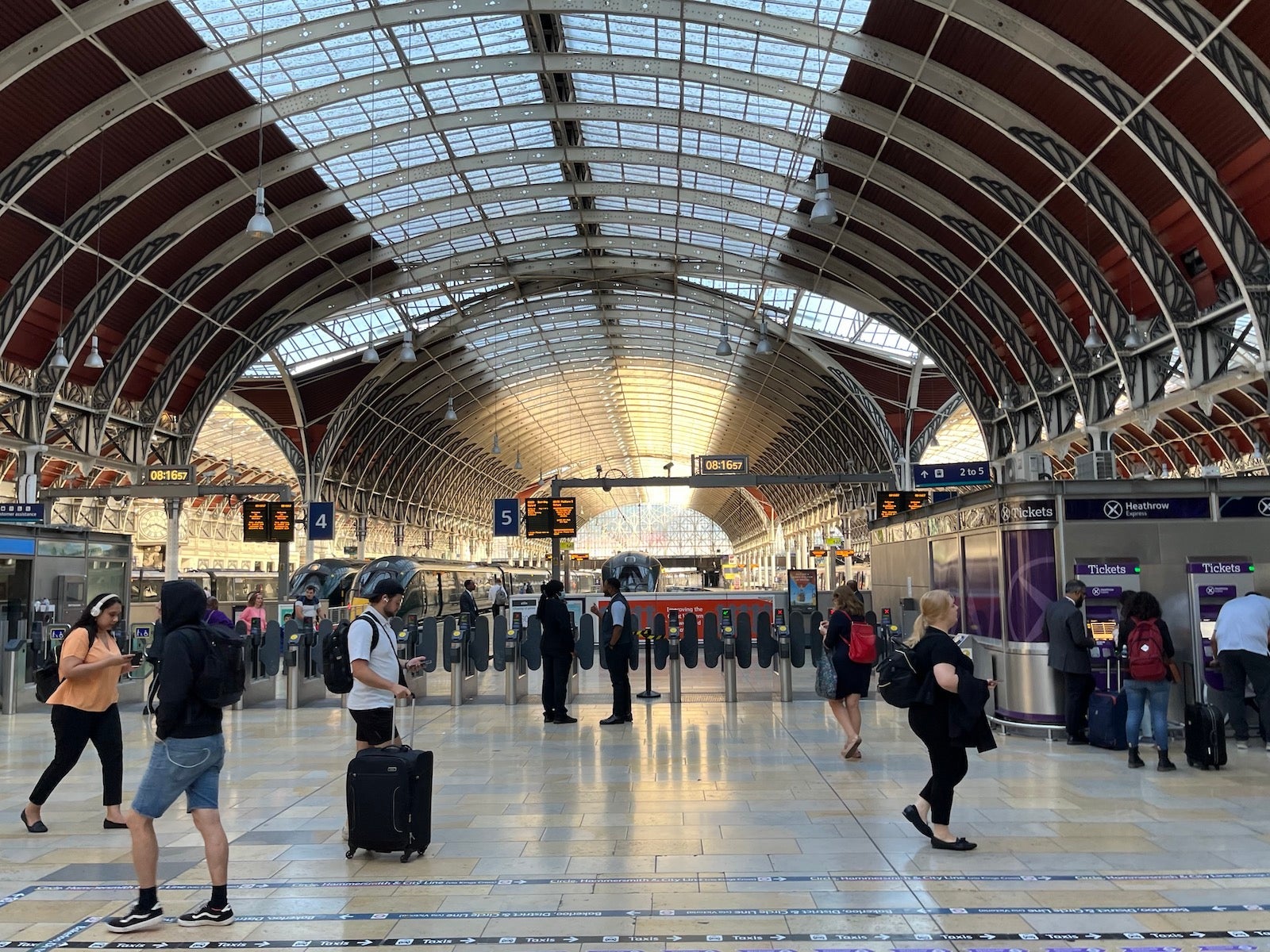 platform at paddington station