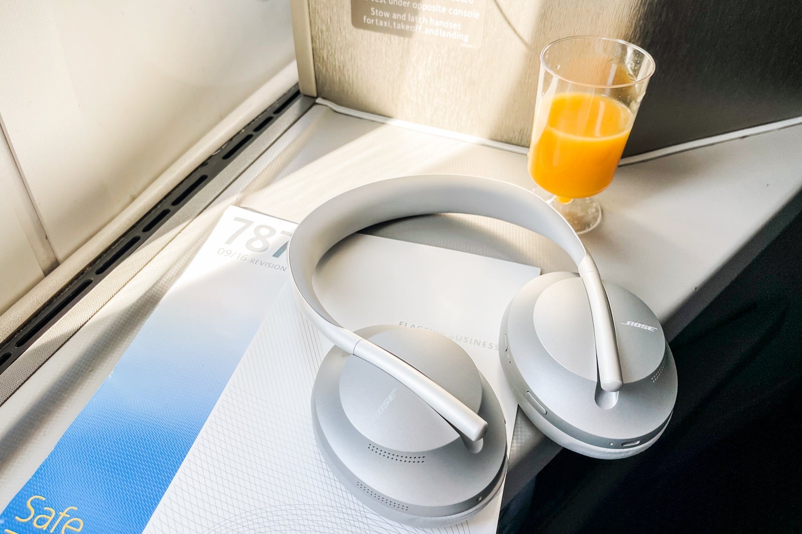Bose Noise Cancelling Headphones 700 review: 1 of the best travel
