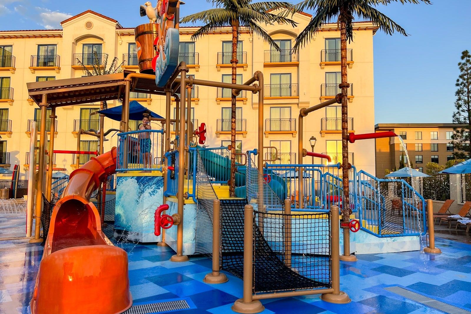 Marriott Courtyard Theme Park Entrance