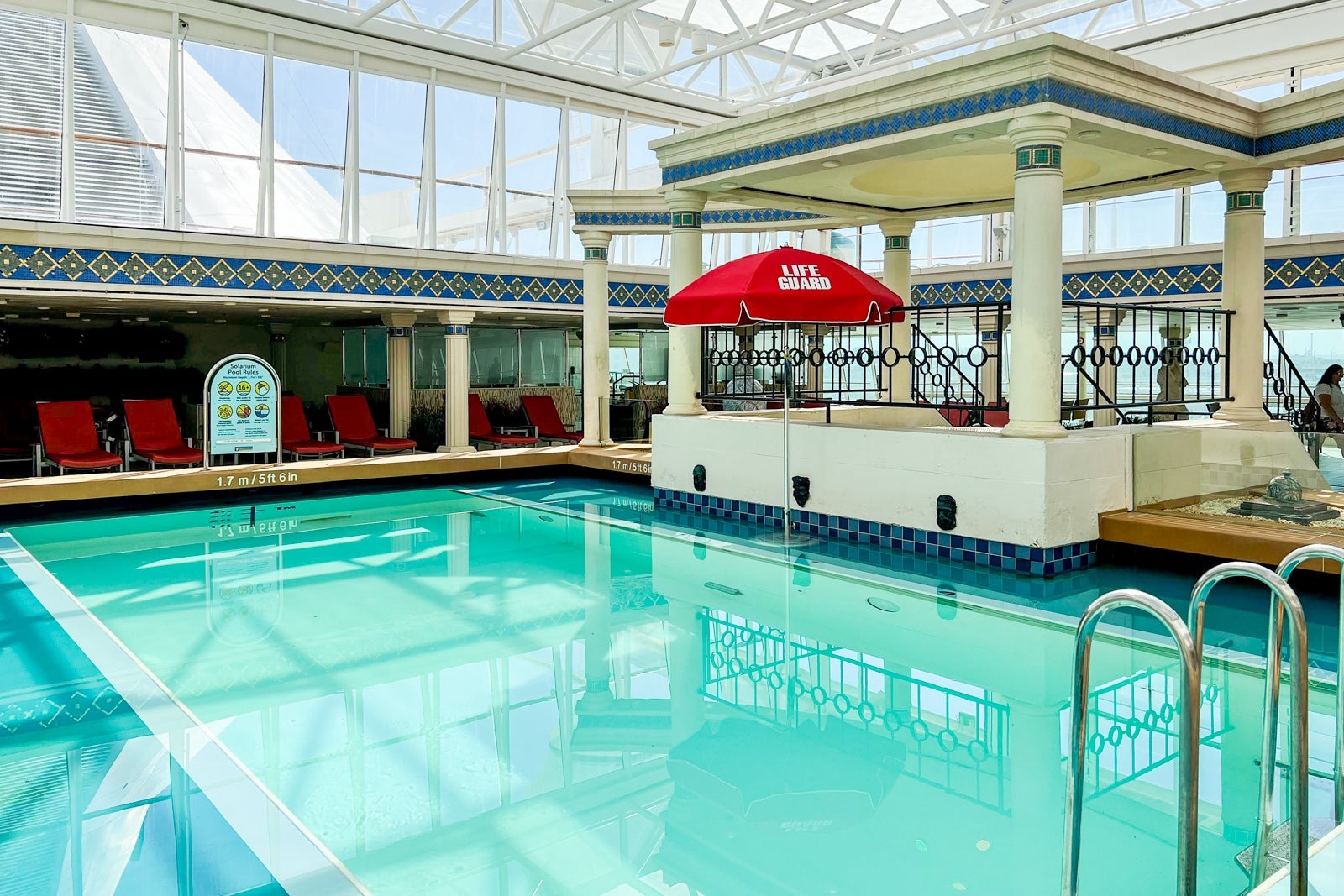 Solarium pool on Grandeur of the Seas cruise ship
