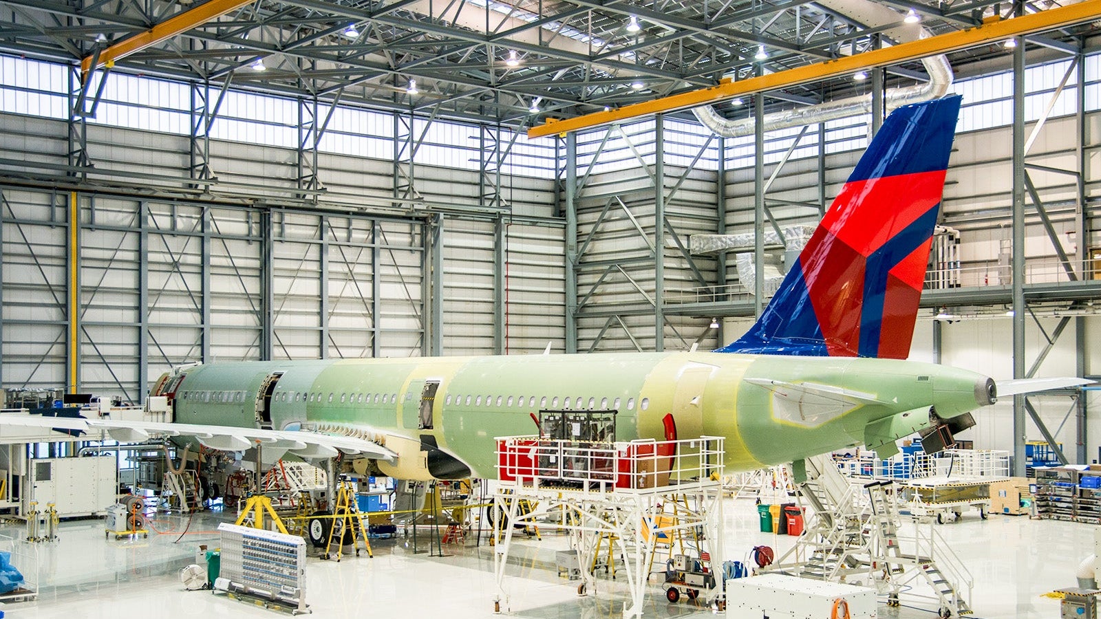 Expanding Airbus Mobile plant delivers 100th aircraft to Delta - The Points  Guy