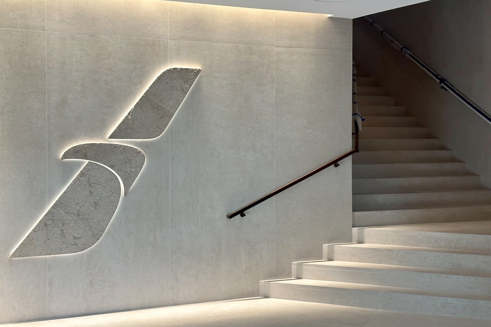 Admirals Club DCA stairs