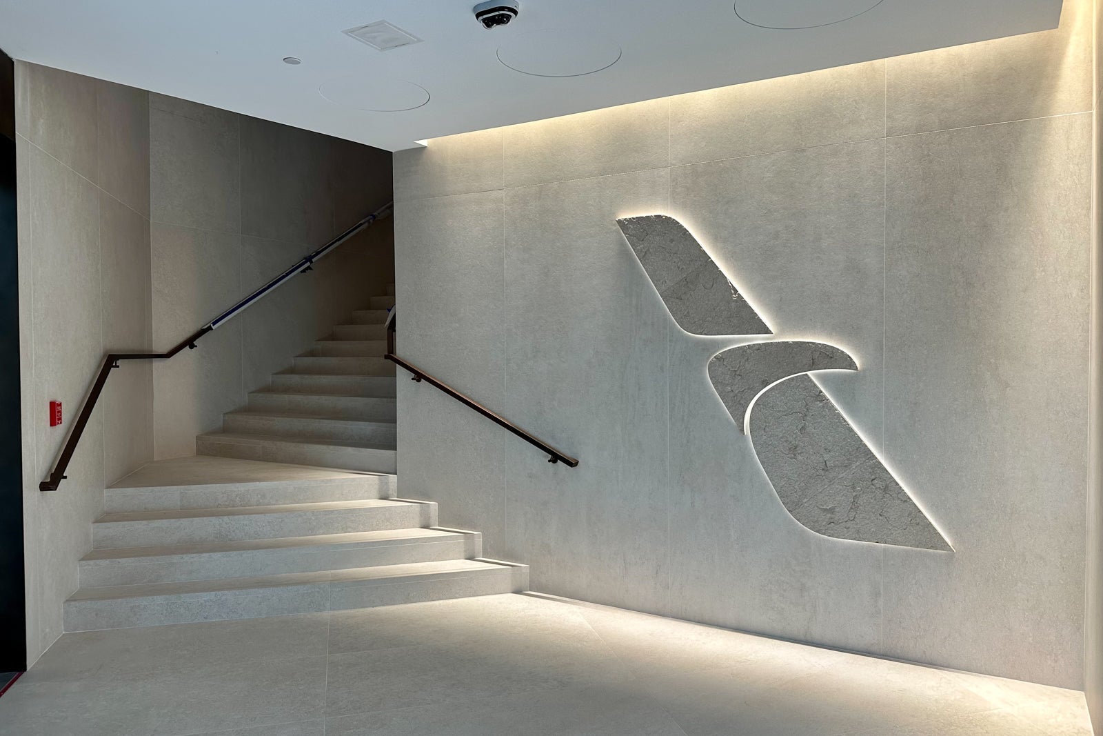 Admirals Club DCA stairs