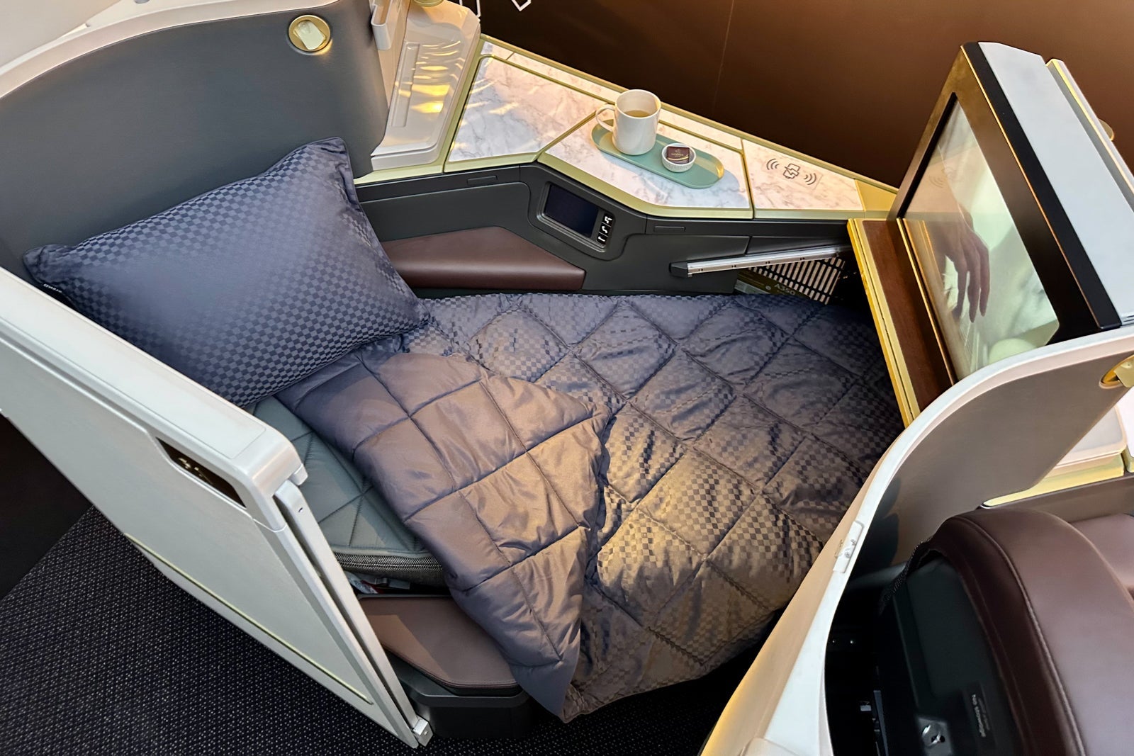 lie-flat bed