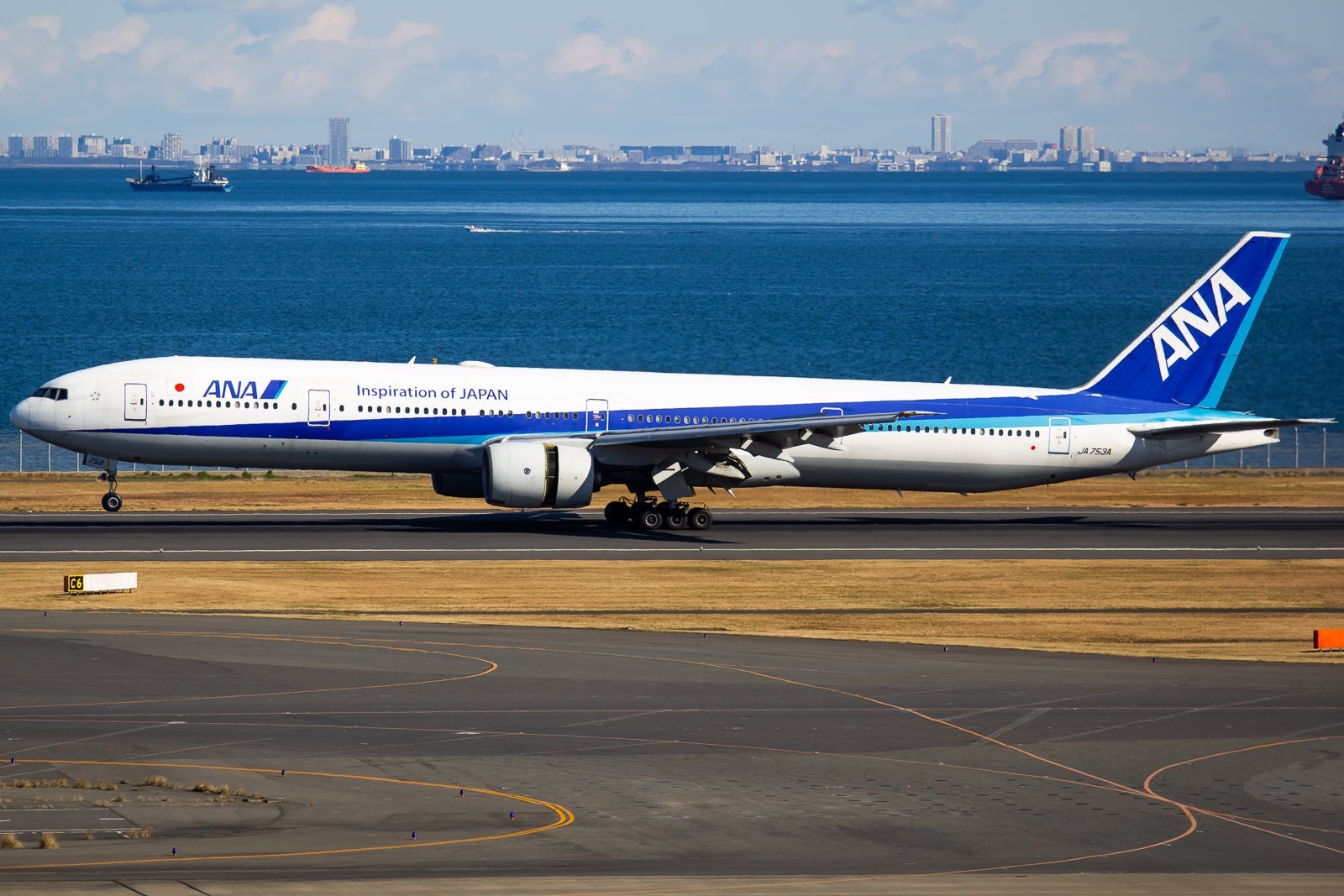 ANA Boeing 777-300