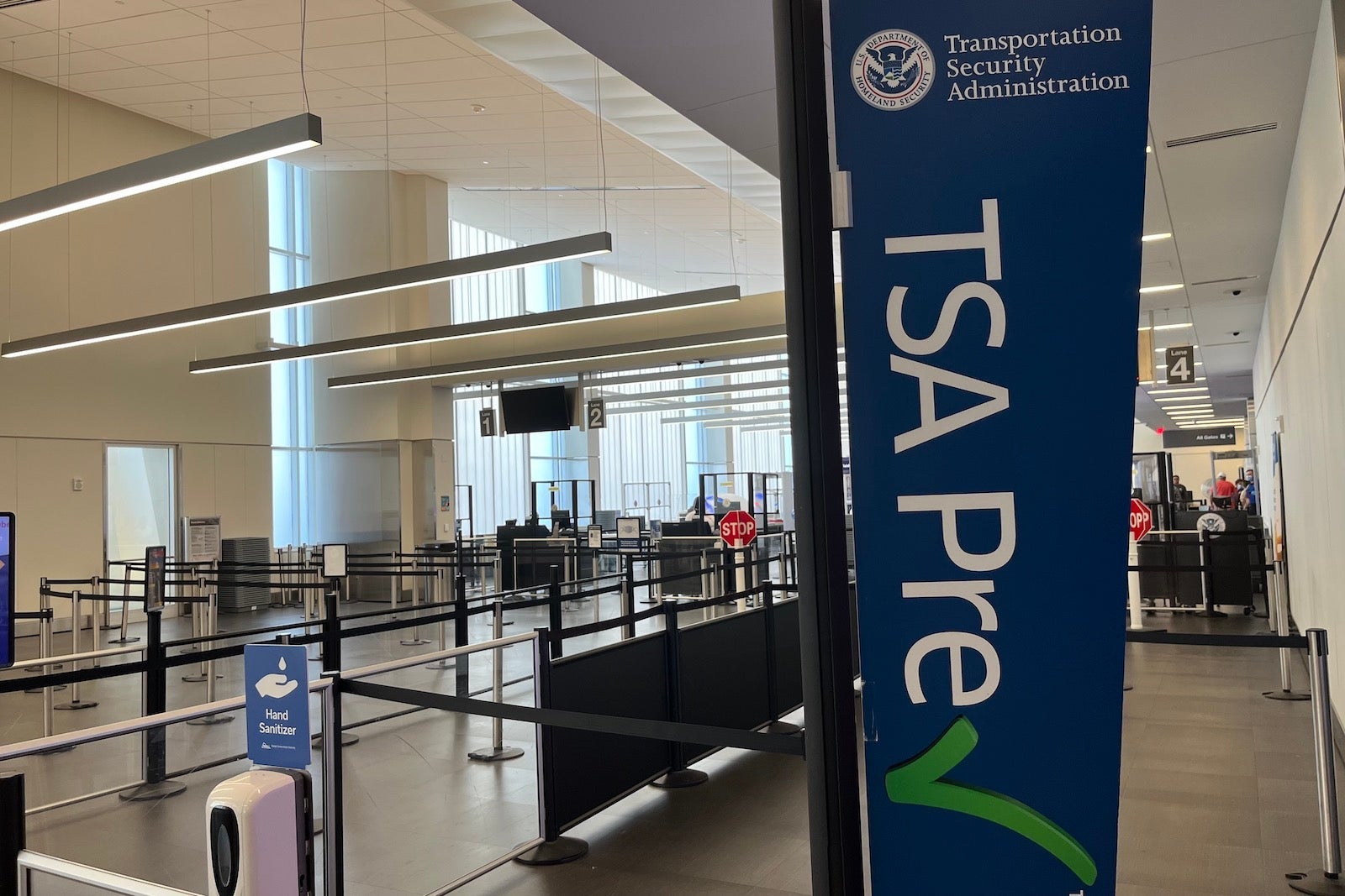 tsa line