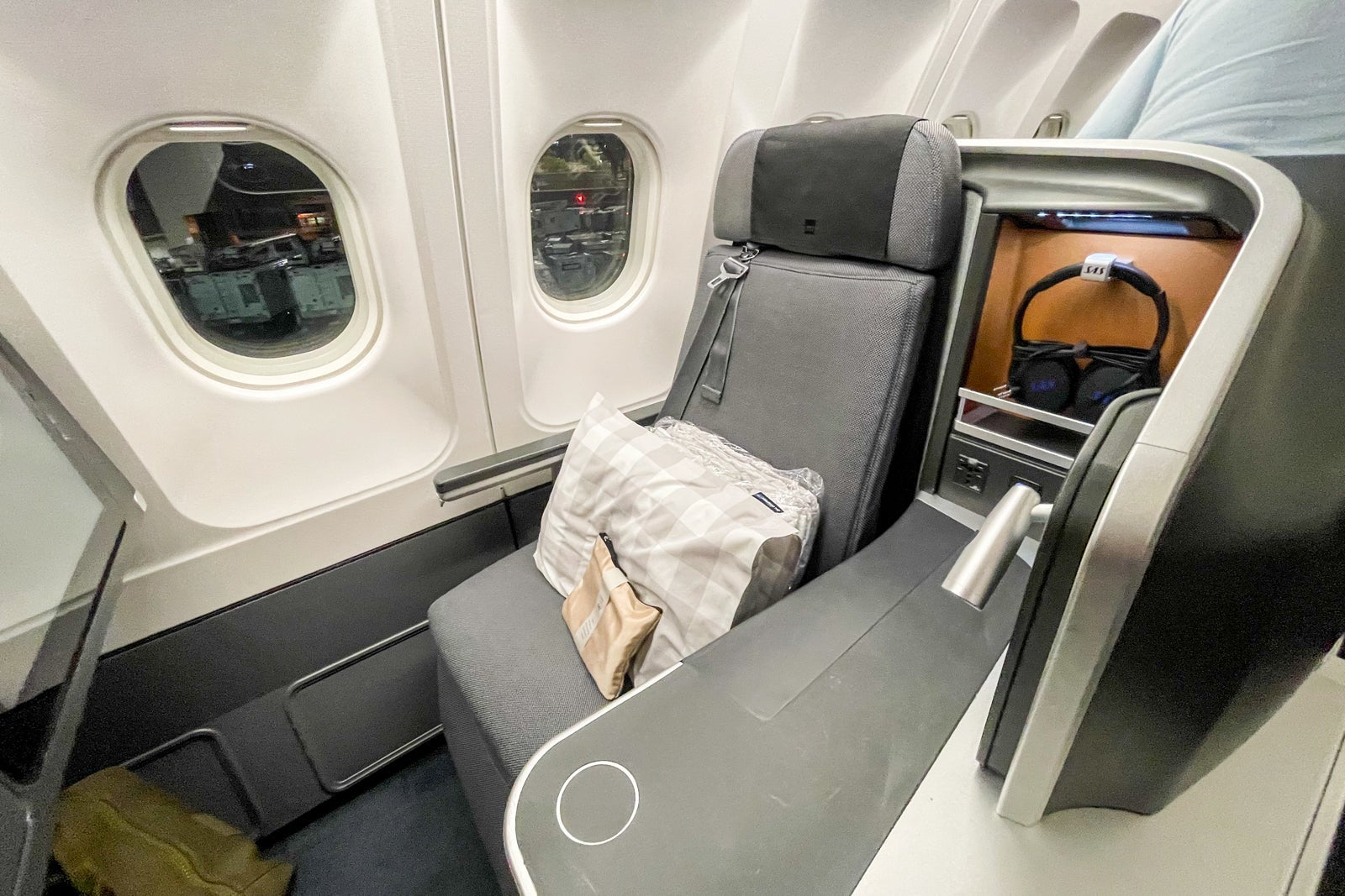 SAS business class seat