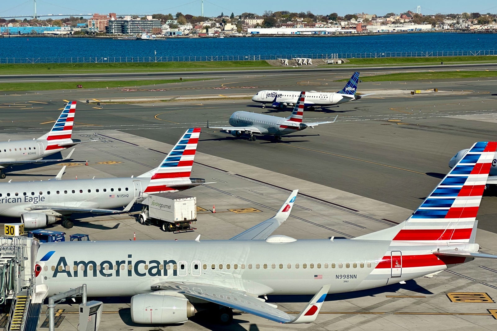 American Airlines Boeing 737 New Winglets LaGuardia LGA