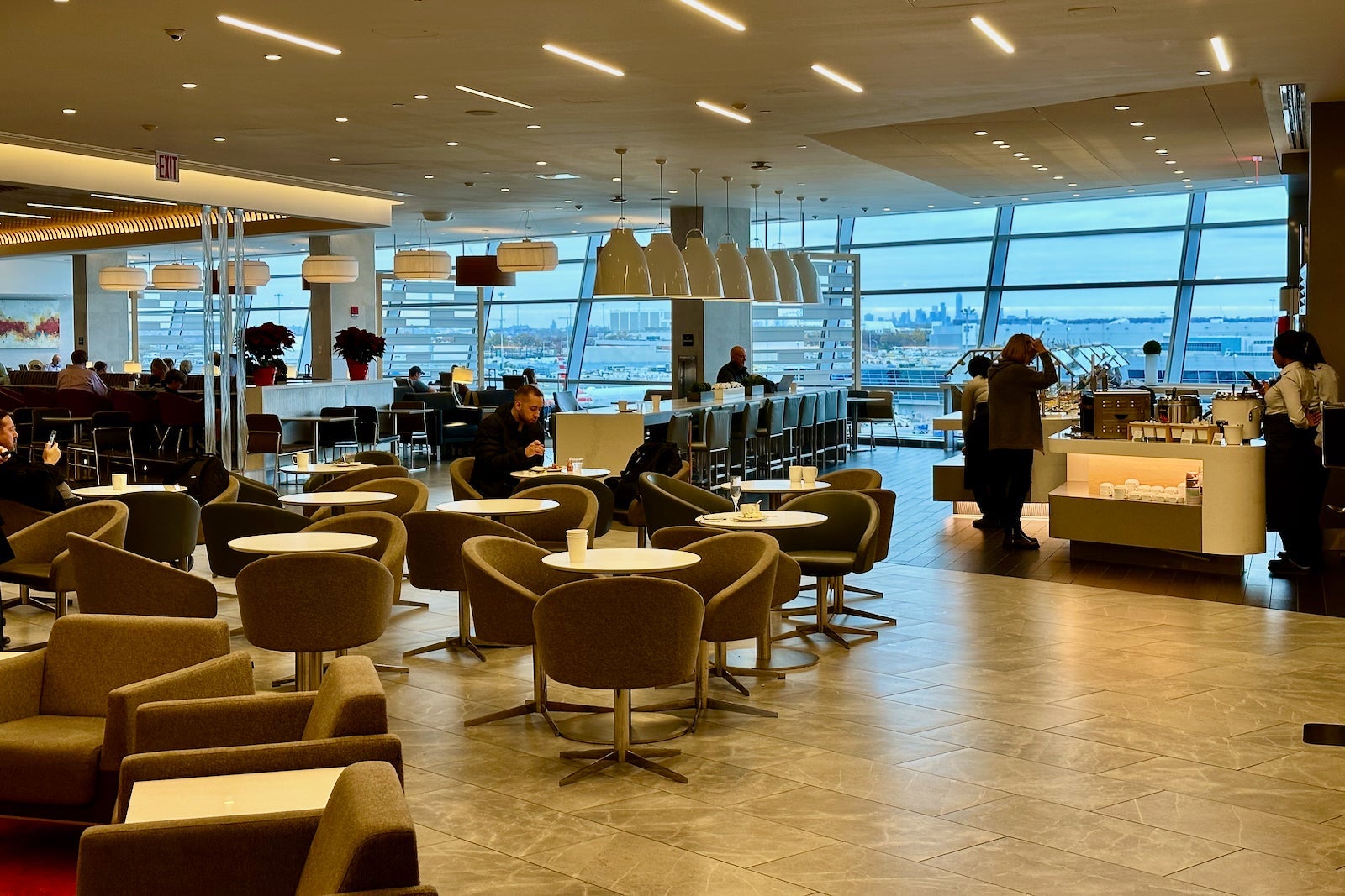 Alaska Airlines and Hawaiian Airlines to relocate to JFK's Terminal 8 ...