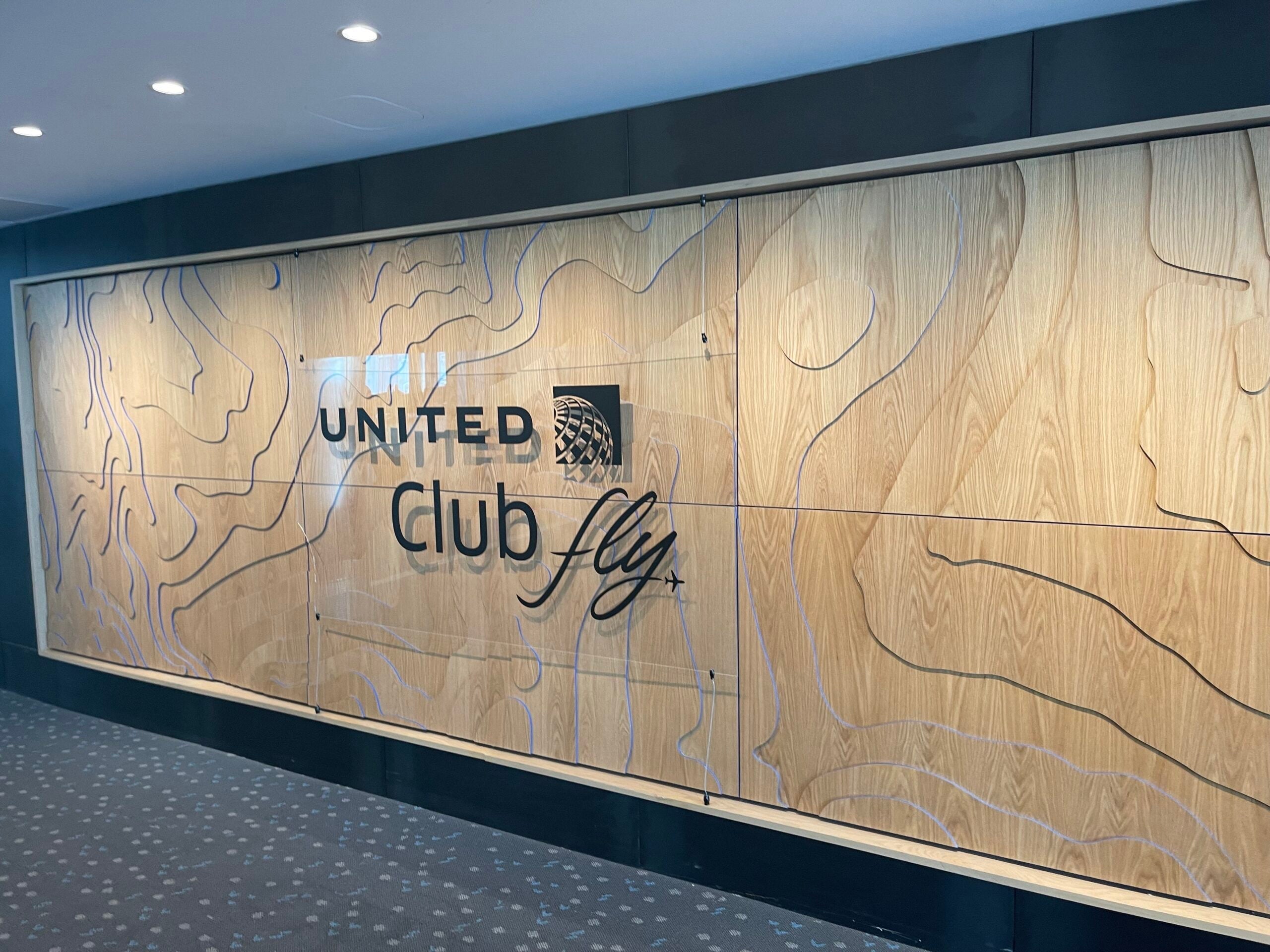 United Club Fly logo