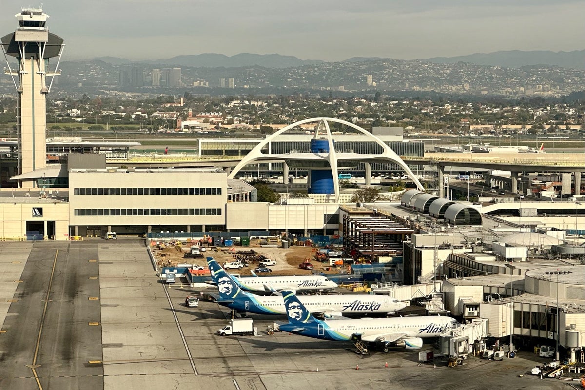 Alaska Airlines and Hawaiian Airlines to relocate to JFK's Terminal 8 ...