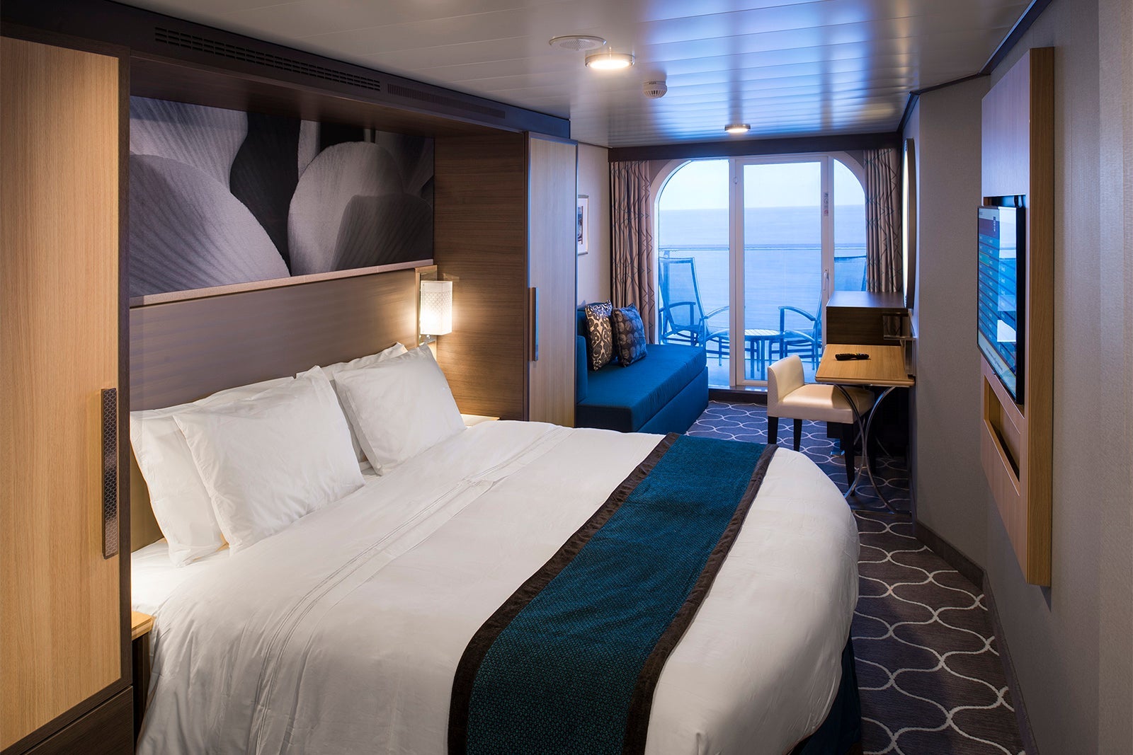 Cruise ship balcony cabin