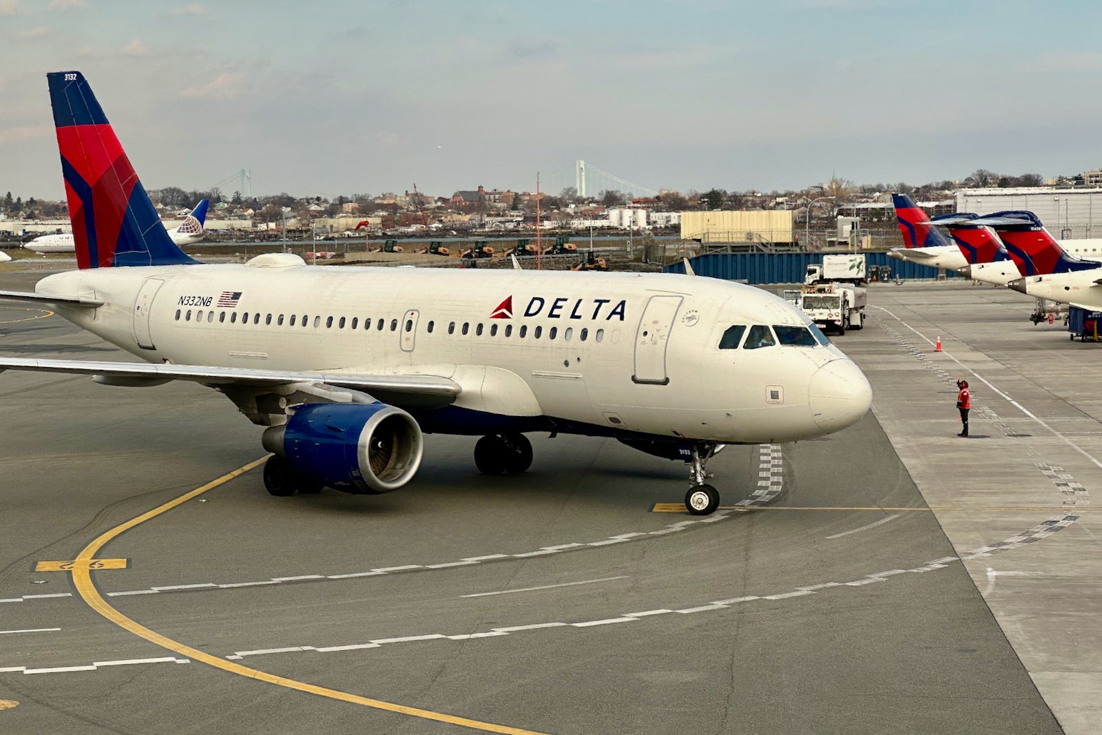 Delta Airbus A319 LaGuardia LGA