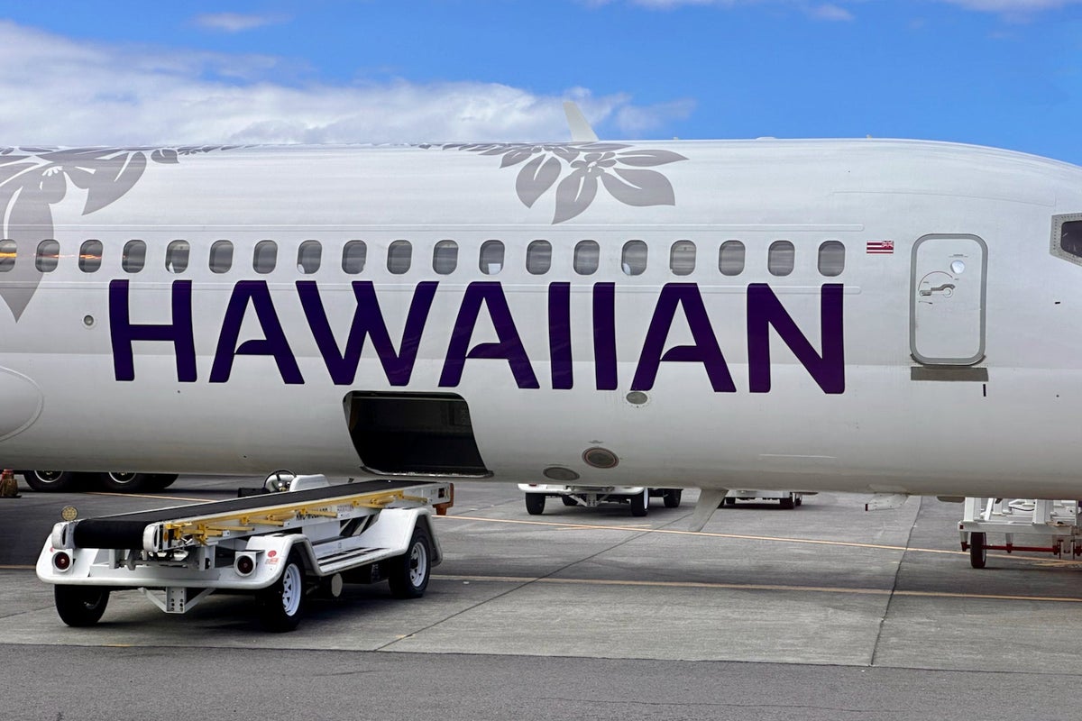 Kona Airport KOA Hawaiian Airlines Boeing 717
