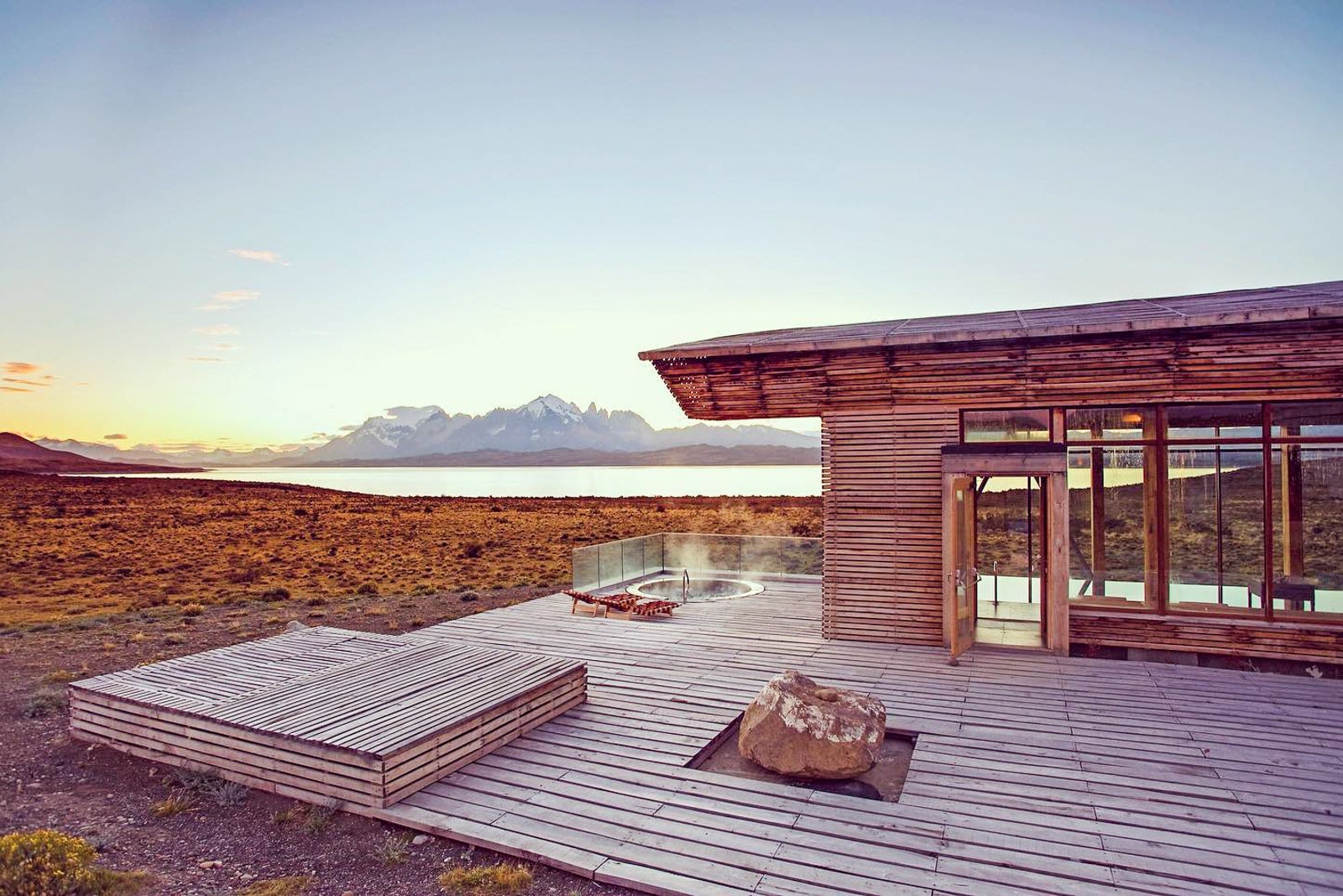 Tierra Patagonia Exterior Pool shot