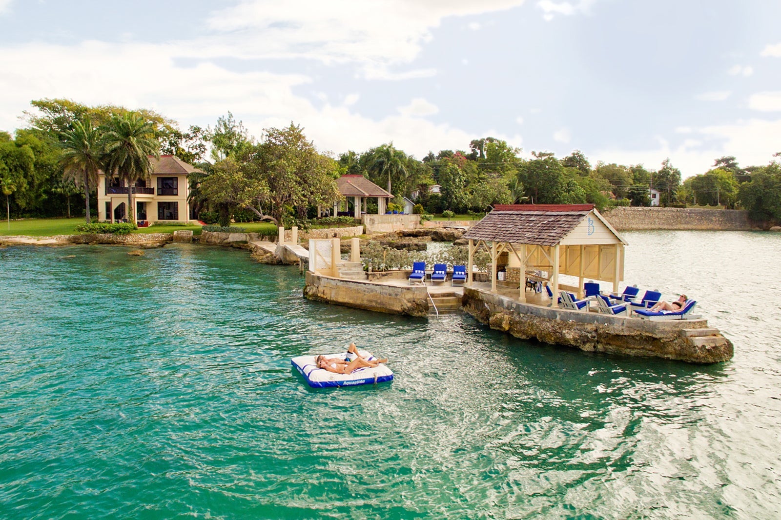 Outside view of Bluefields Bay Private villas