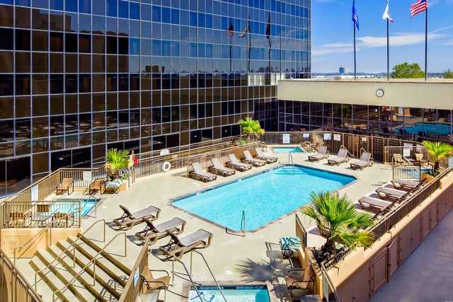Hilton Los Angeles Airport pool view