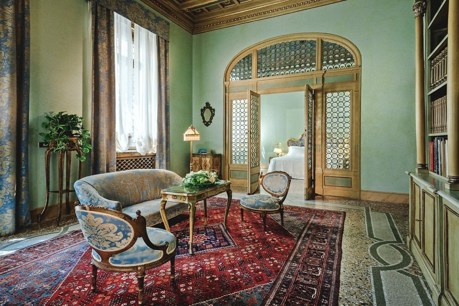 Hotel Locarno room