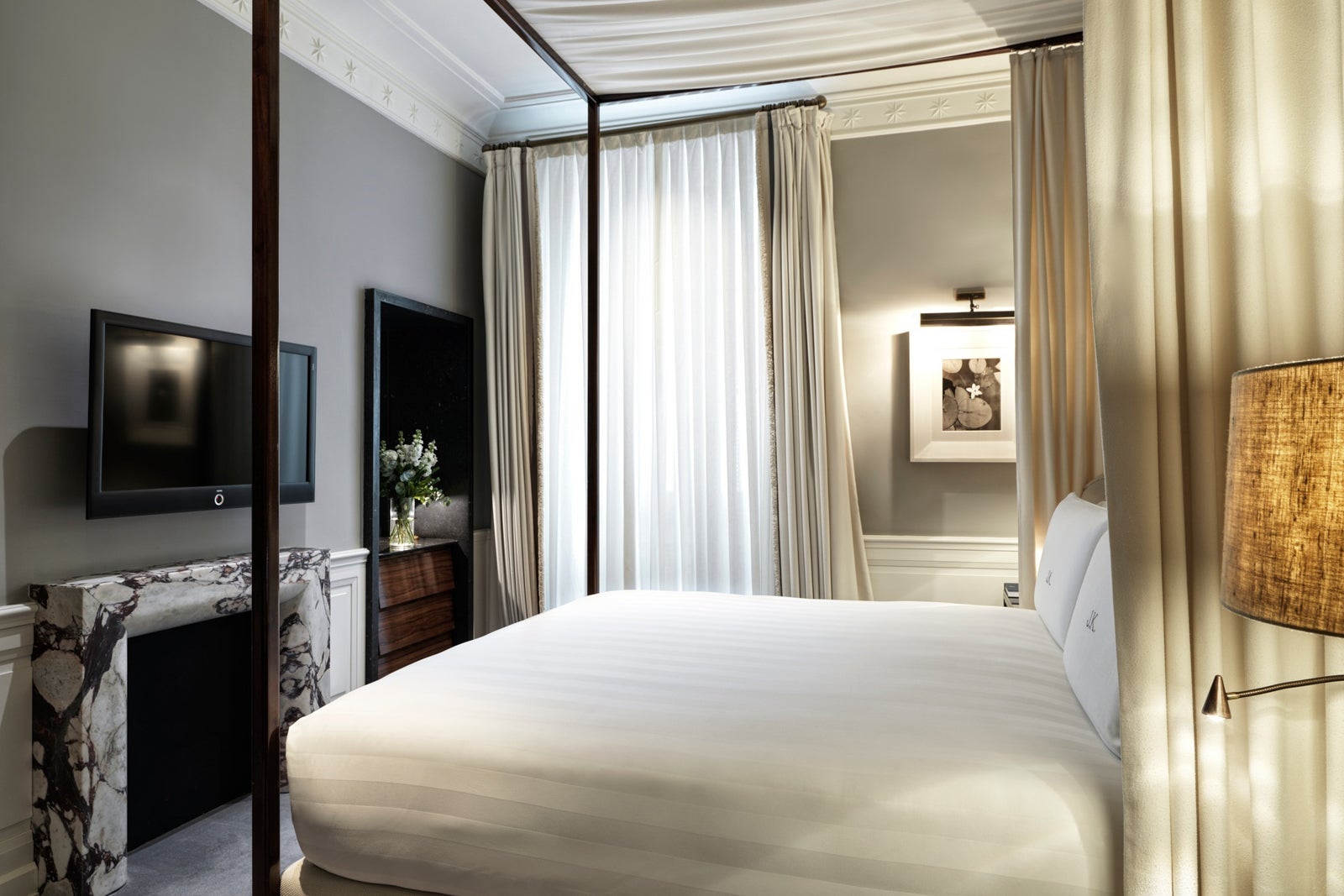 J.K. Place Roma room