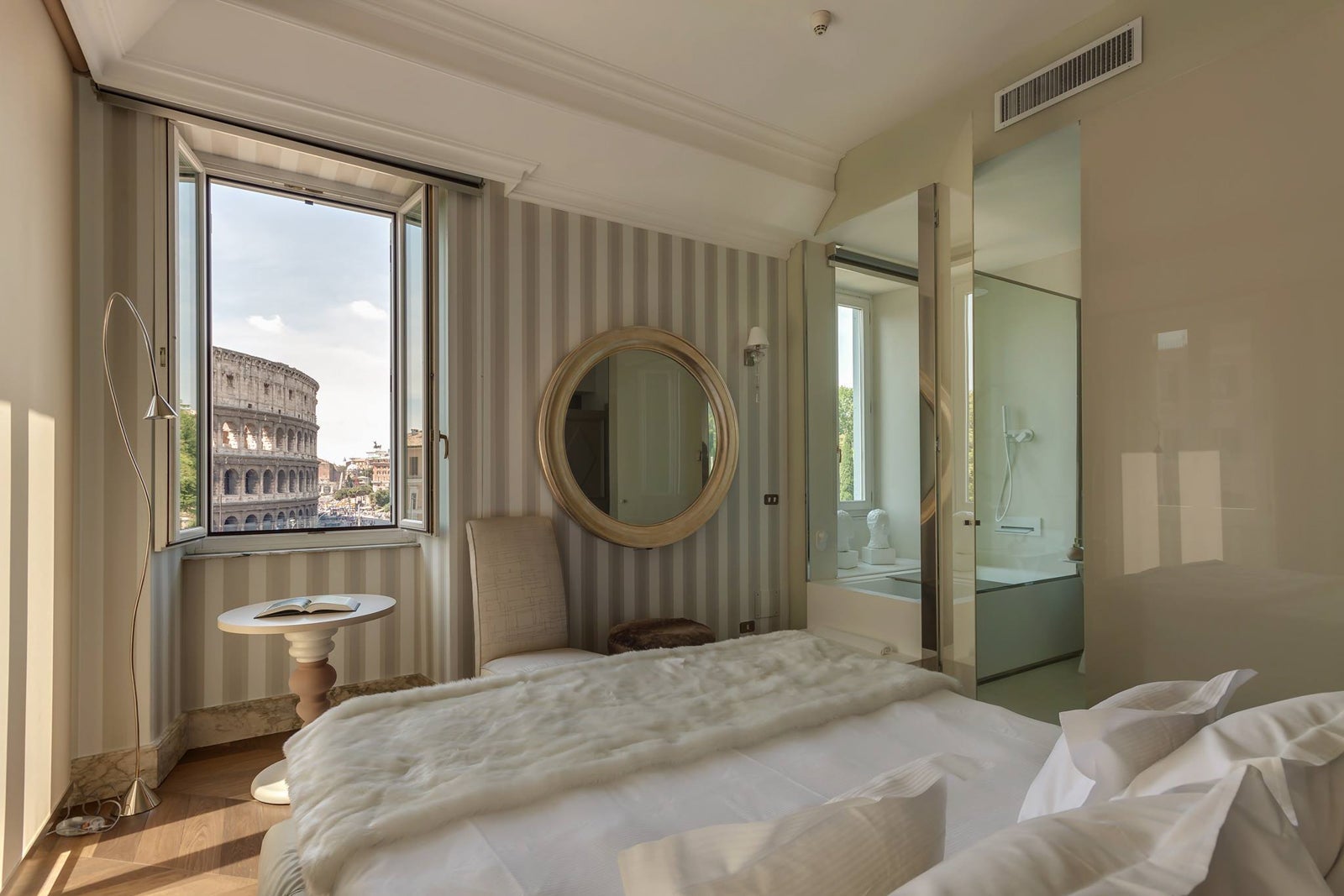Palazzo Manfredi room