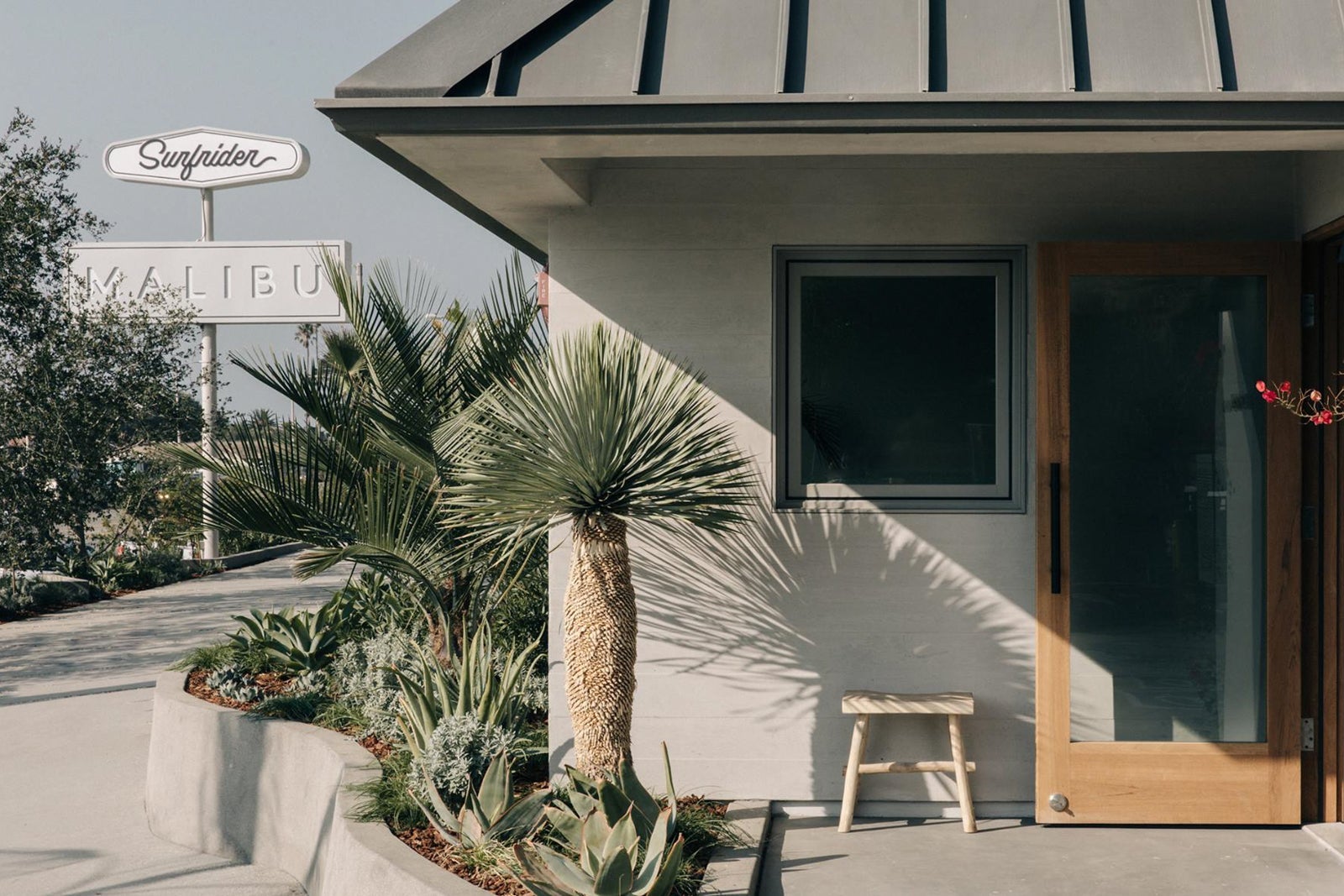 The Surfrider Malibu exterior
