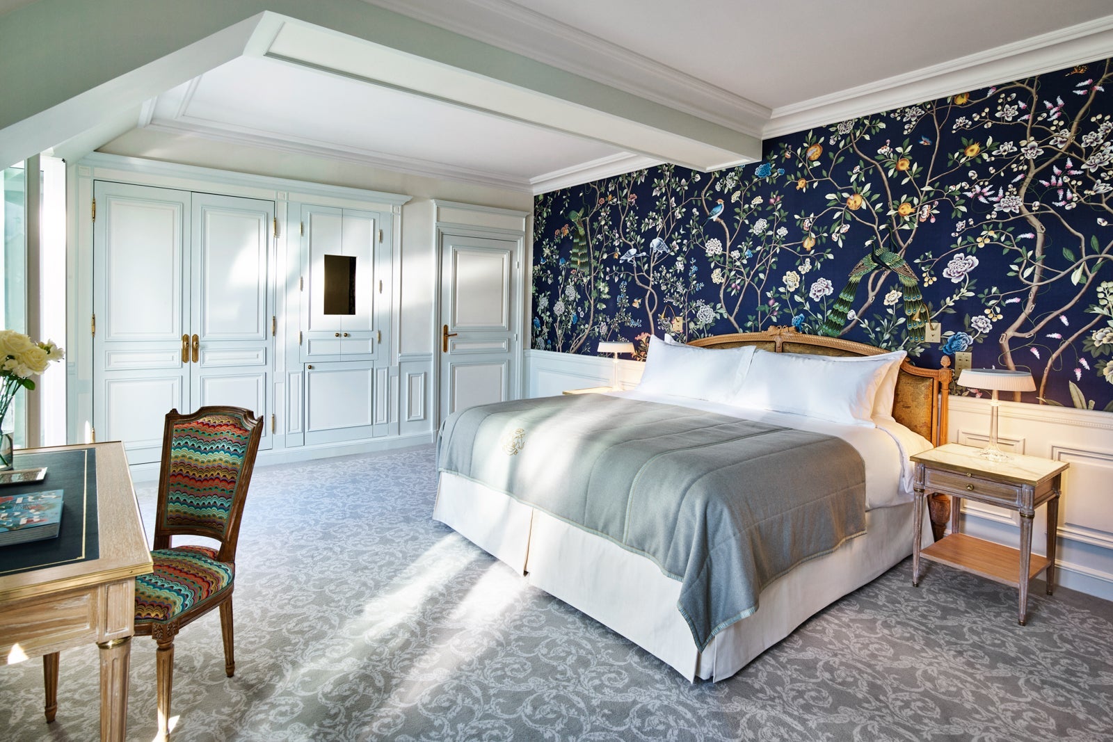guest room and bed