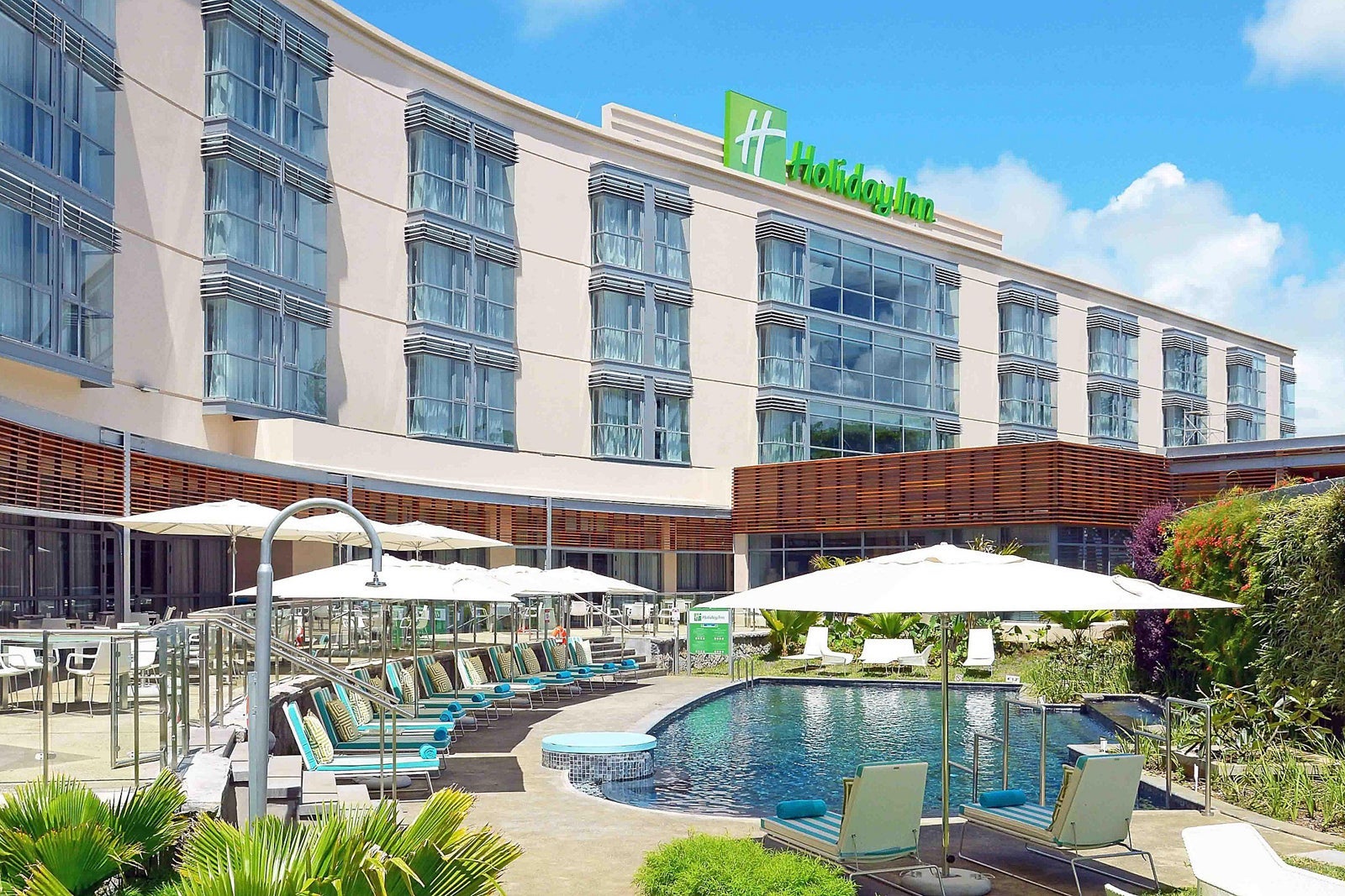 Exterior of Holiday Inn Mauritius Mon Tresor