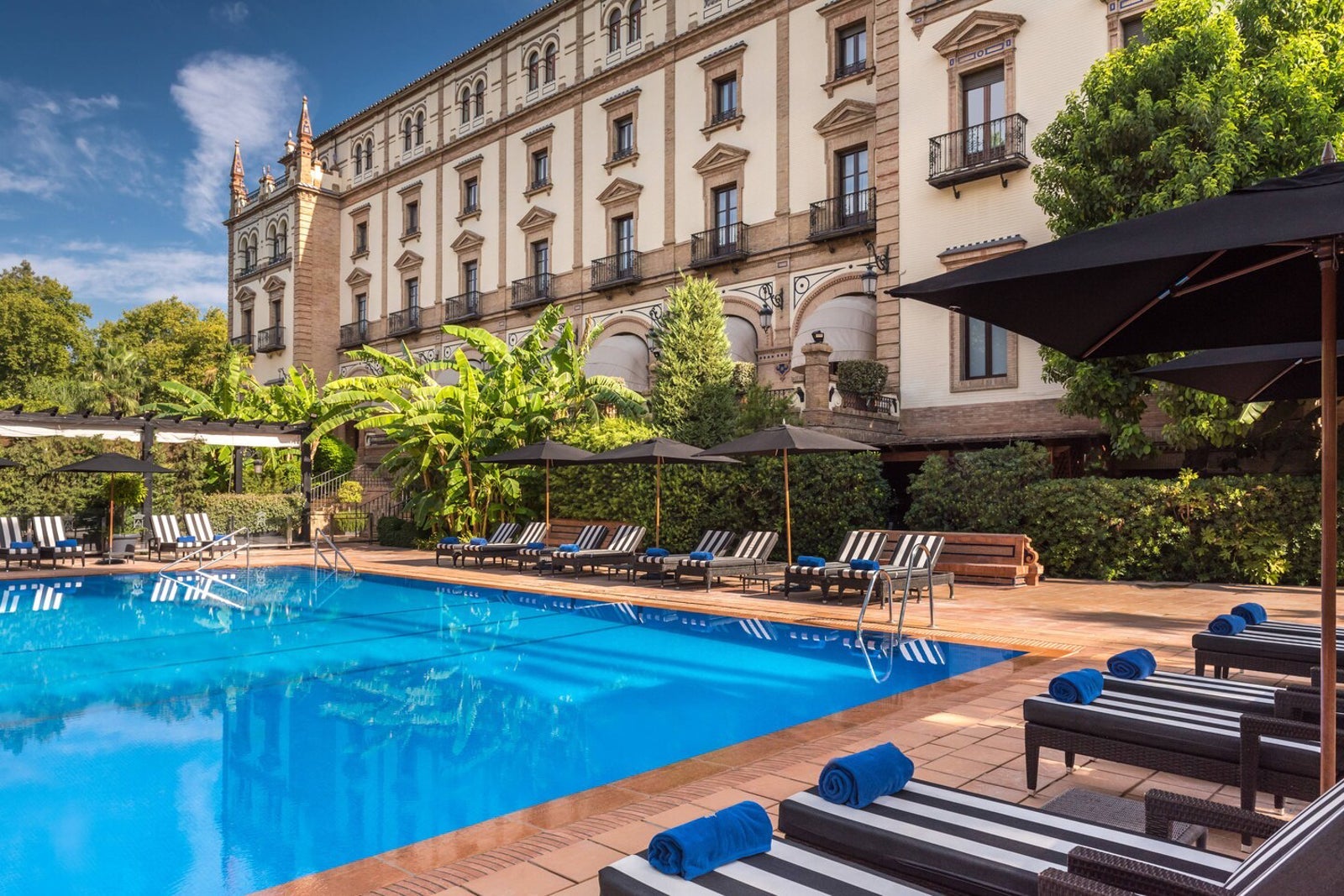 Hotel Alfonso XIII, a Luxury Collection Hotel, Seville pool view