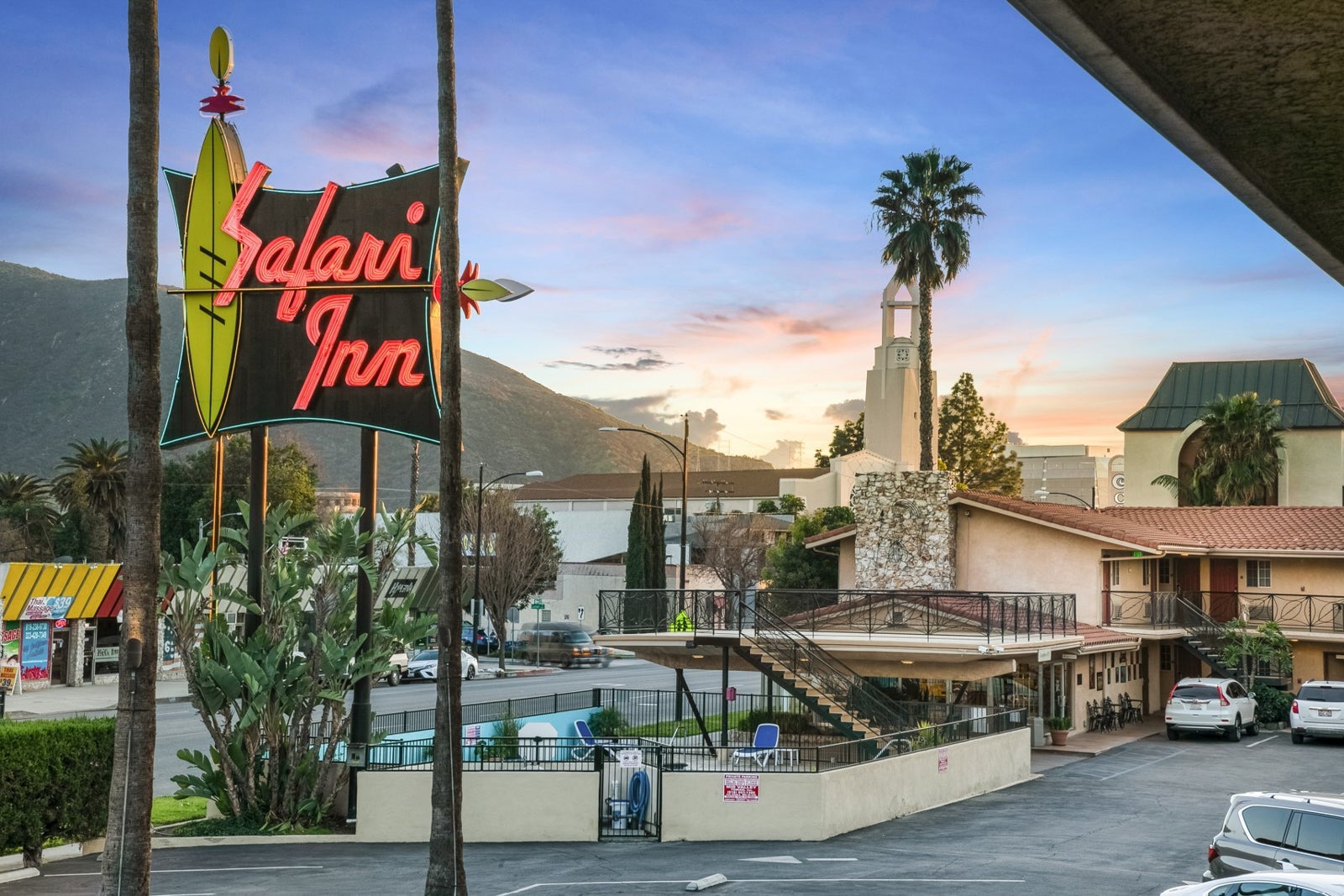 Safari Inn exterior