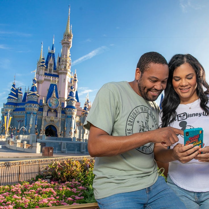 Disney Visa Card review: Simple rewards and Disney perks for frequent parkgoers
