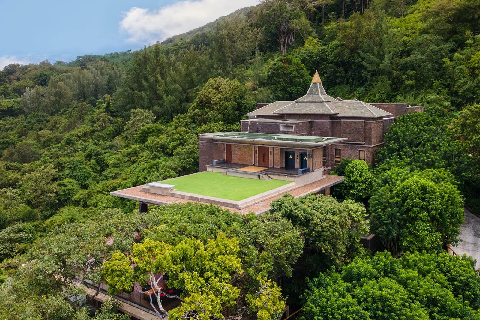 Paresa Phuket exterior