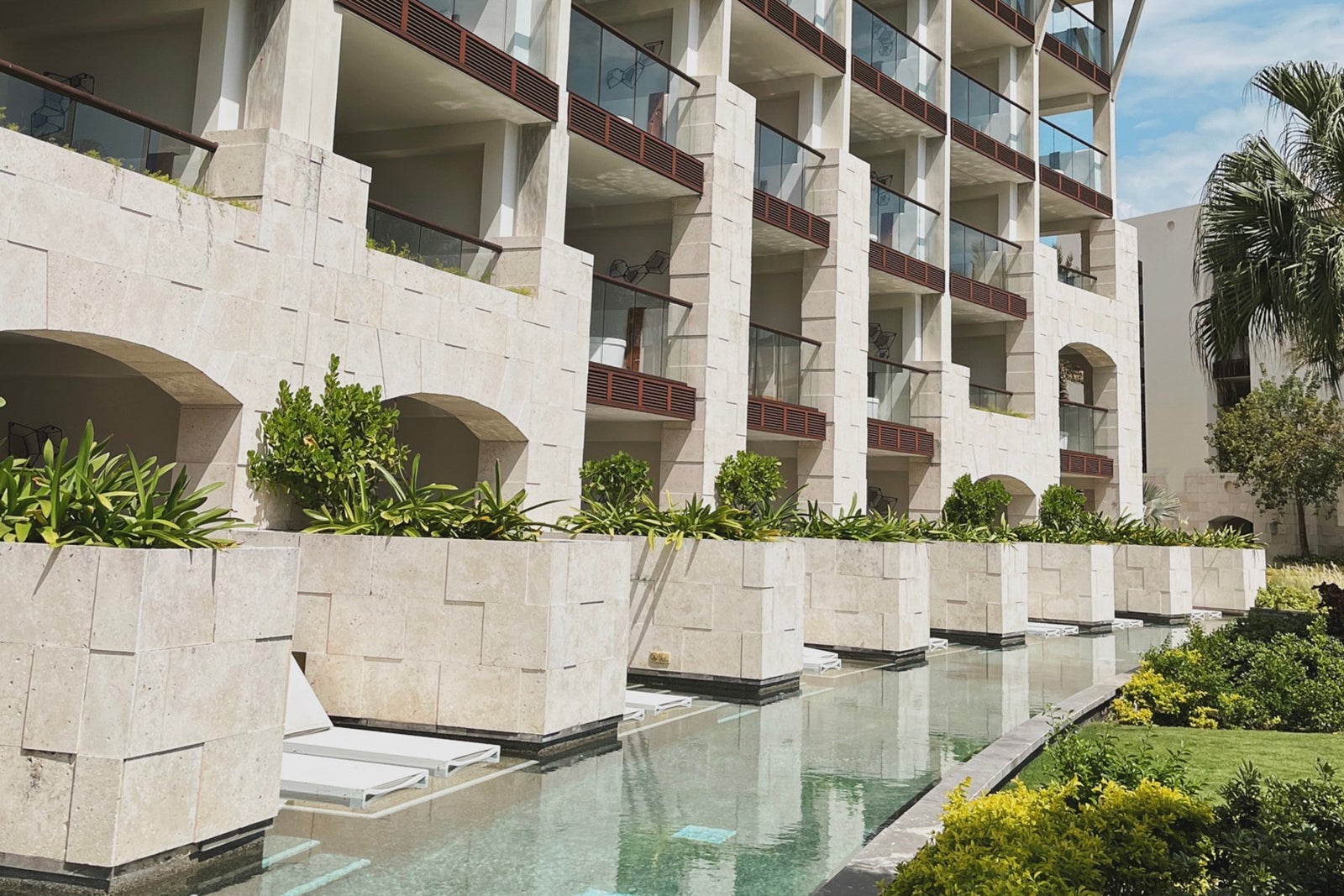exterior view of Unico 27 80 Riviera Maya
