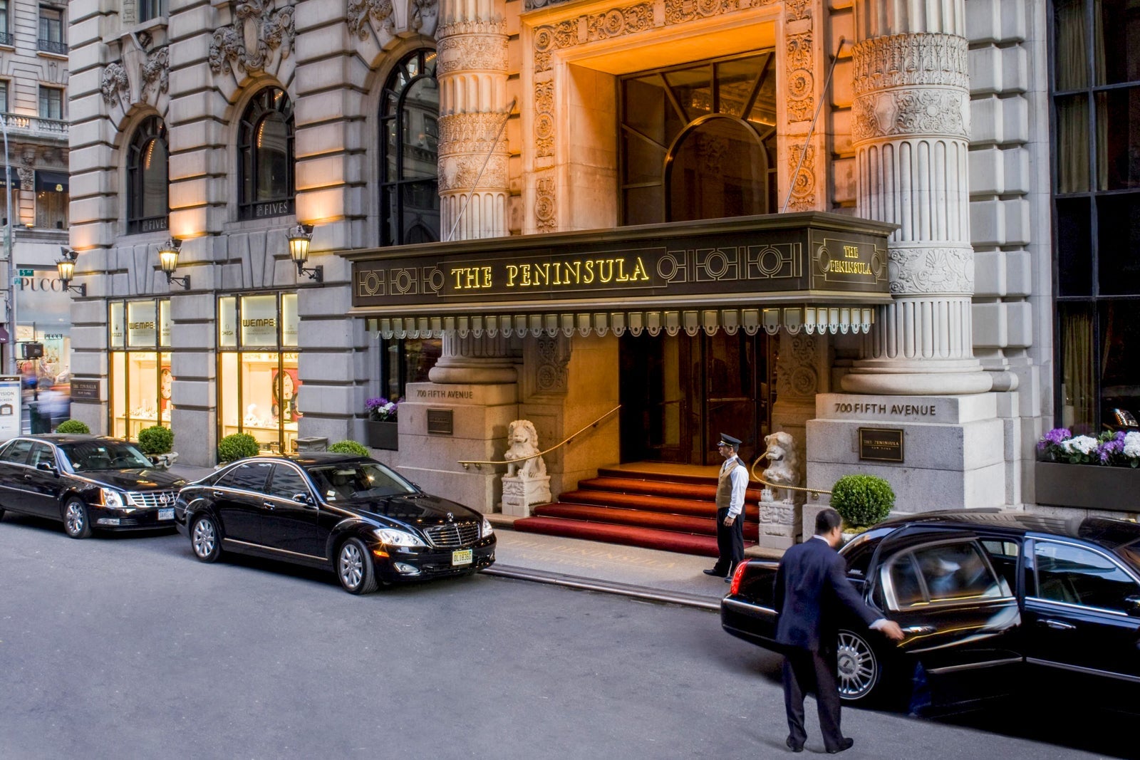 exterior peninsula hotel