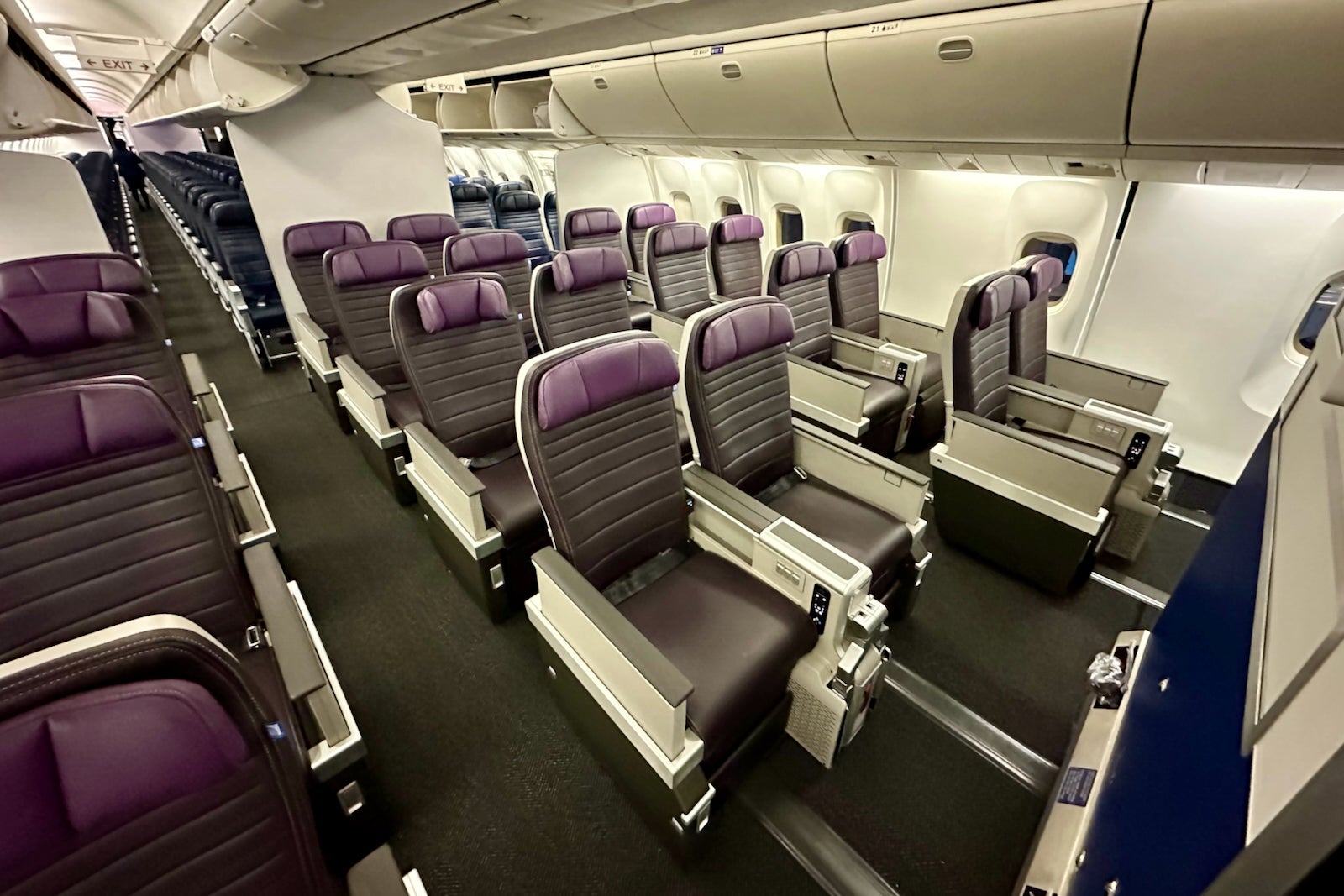 United Airlines to expand ‘undersized’ Premium Plus cabin