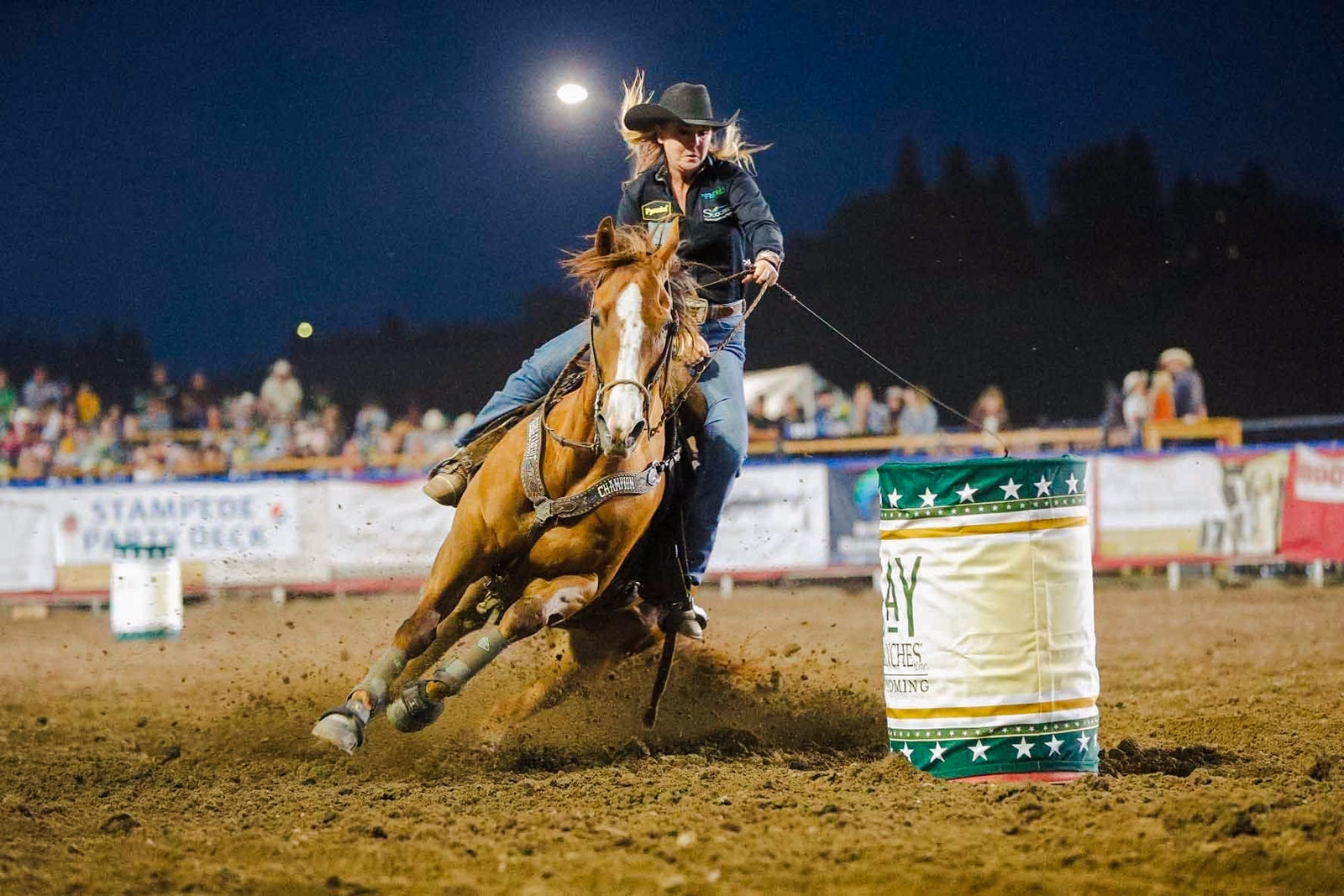 Barrel racing at the Cody Stampede