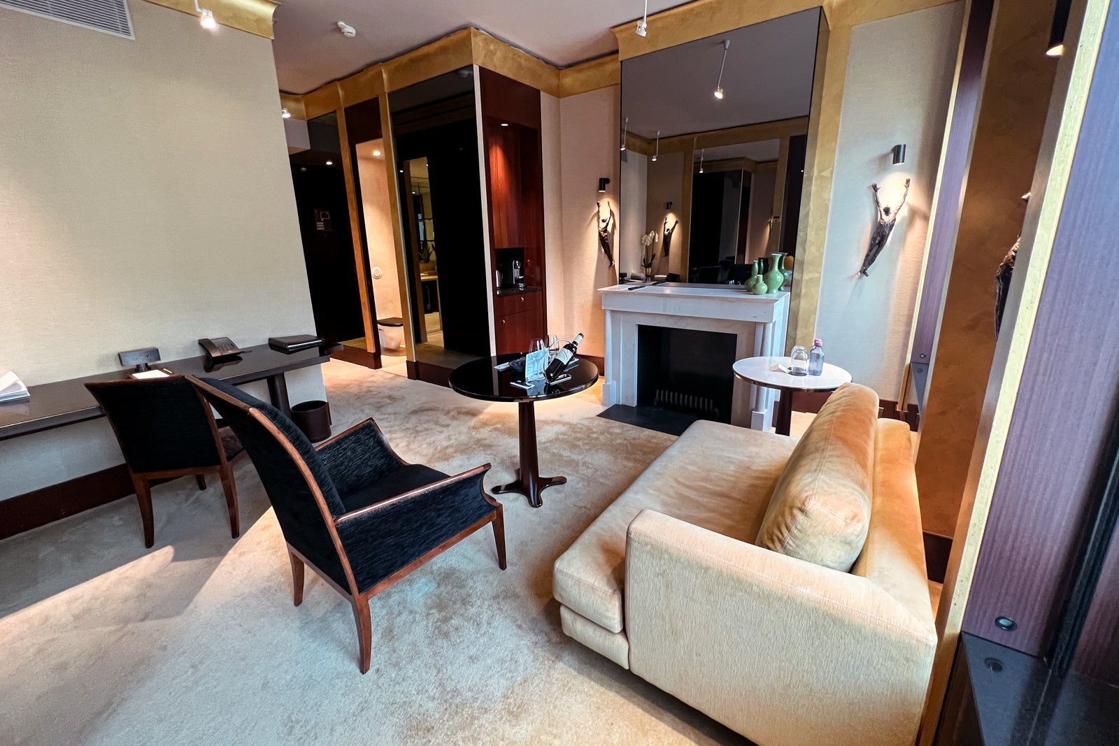 Park Hyatt Place Vendome suite. CLINT HENDERSON/THE POINTS GUY