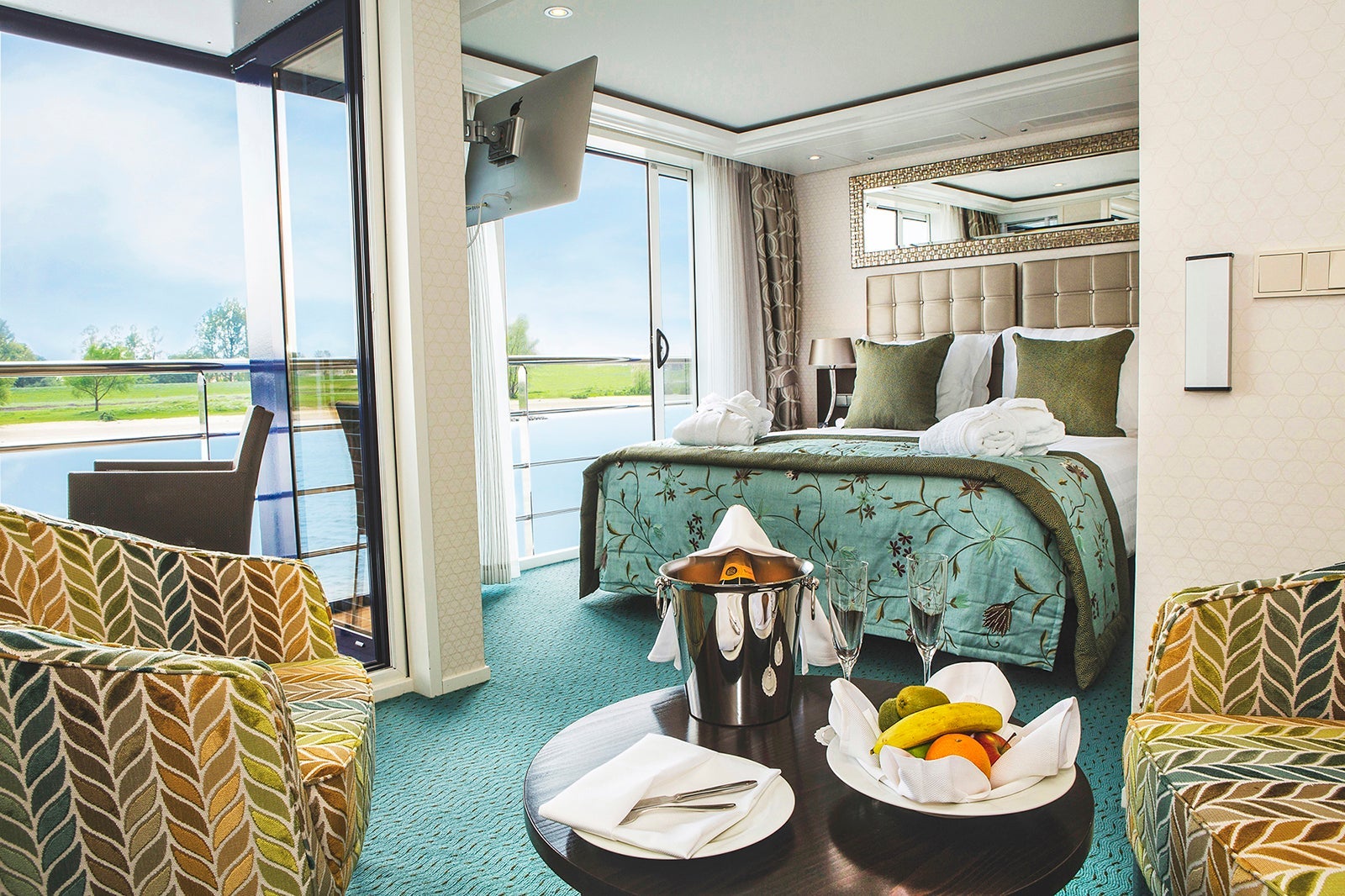 River cruise suite with fruit basket and Champagne bucket