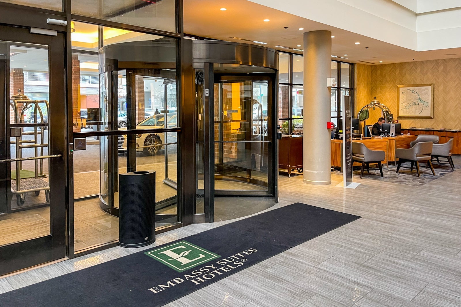 Embassy Suites Georgetown entrance