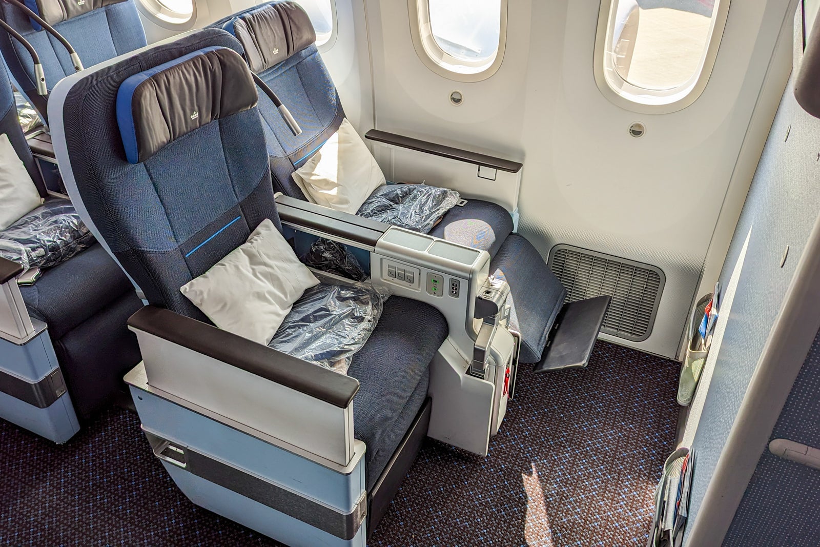 KLM Premium Comfort Amsterdam to Chicago