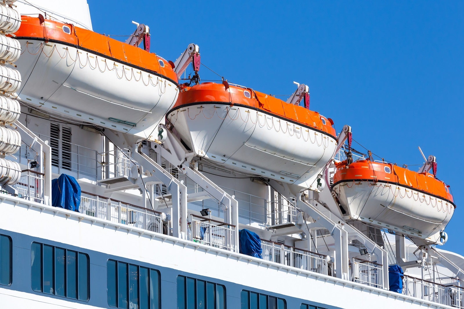 Do Cruise Ships Have Enough Lifeboats For All Passengers