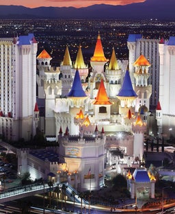 A new 2-night MGM package bundles Las Vegas hotels, meals and a show for $330