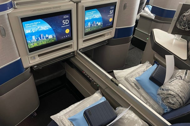 United Polaris business class 5d and 5F on Boeing 787