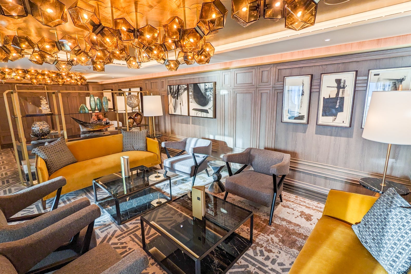 Grand Lounge on Oceania's Vista.