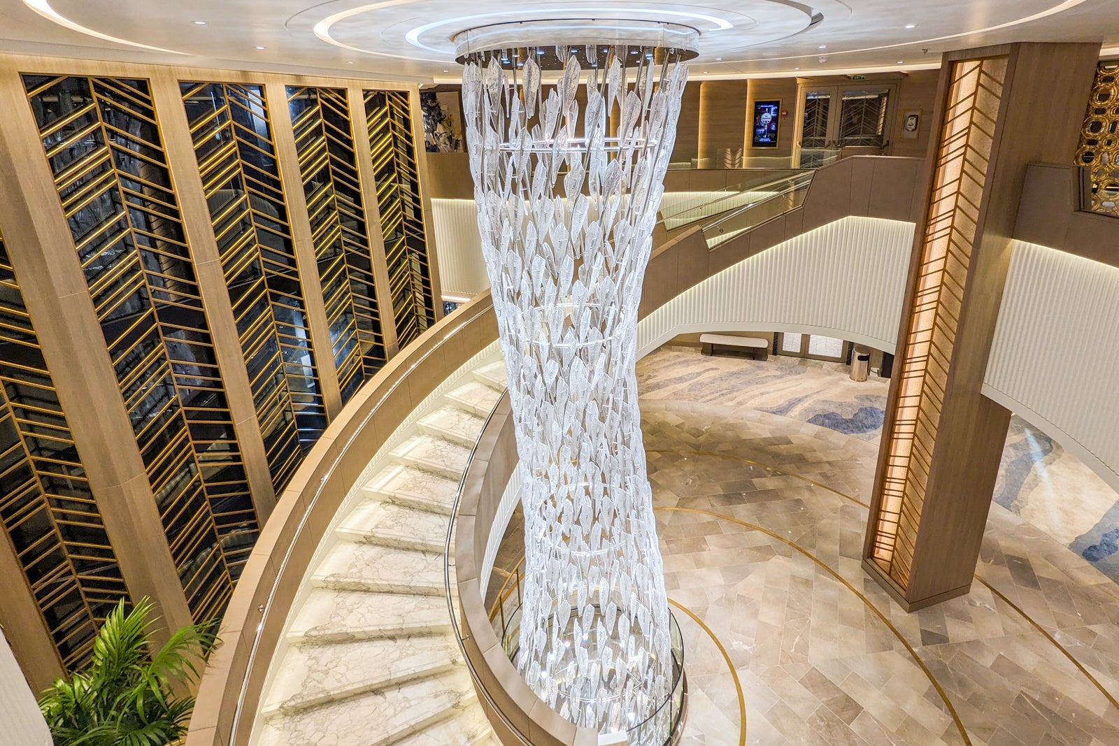 Atrium on Oceania's Vista.